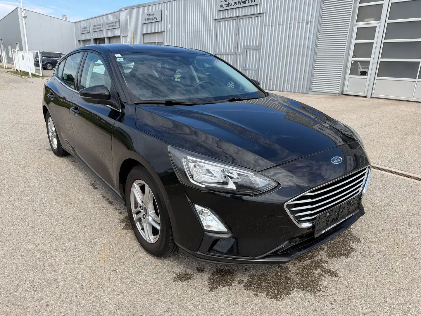 Ford Focus 1.0 Ecoboost Cool&Connect Schwarz - 1