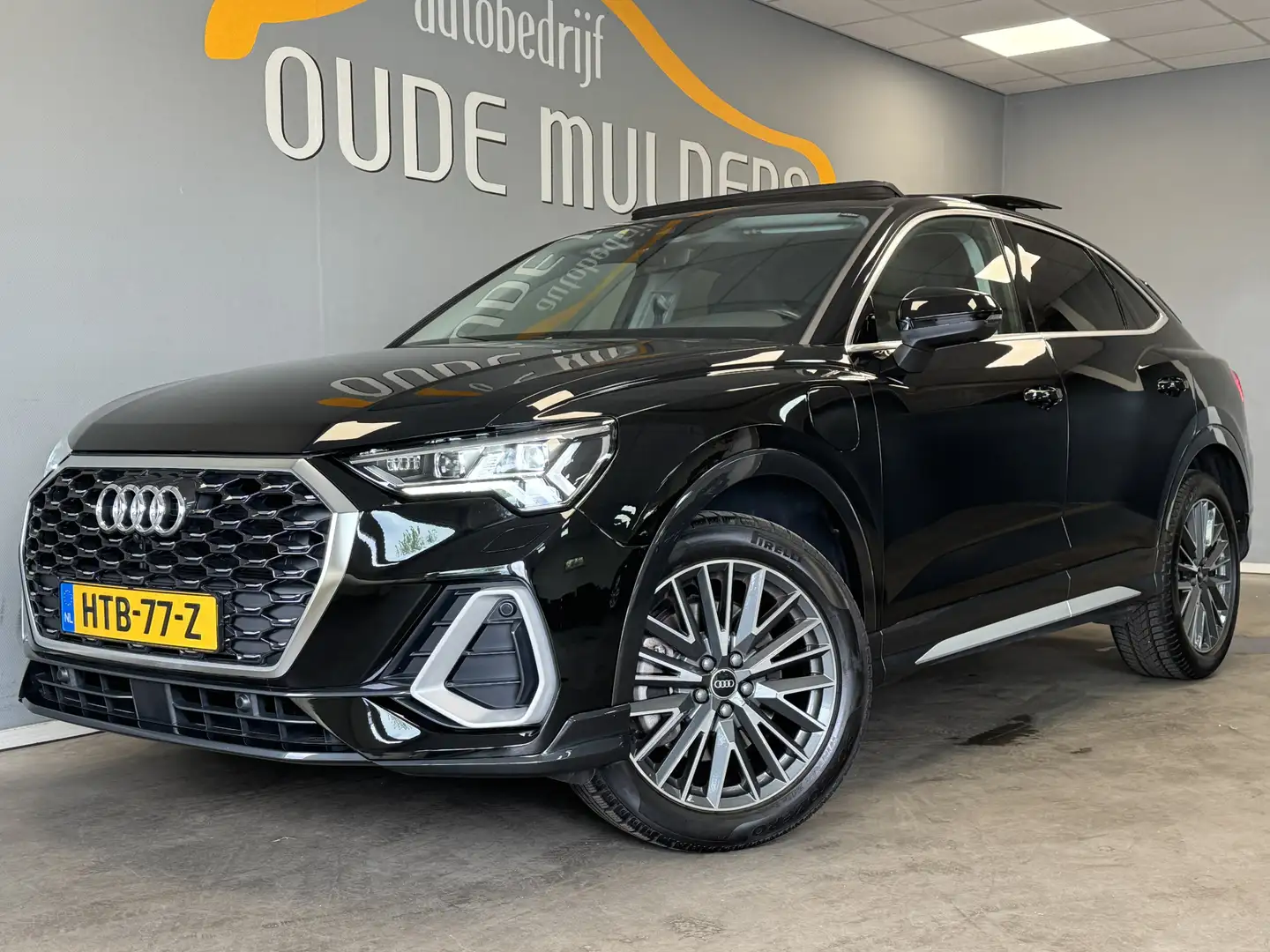 Audi Q3 Sportback 45 TFSI e Edition S-Line/Panoramadak/Omg Zwart - 1
