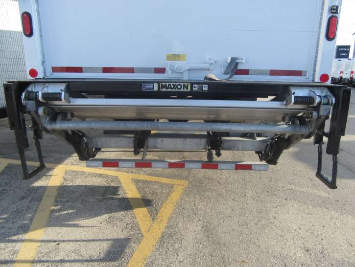 2022 Ford Super Duty F-750 Tractor