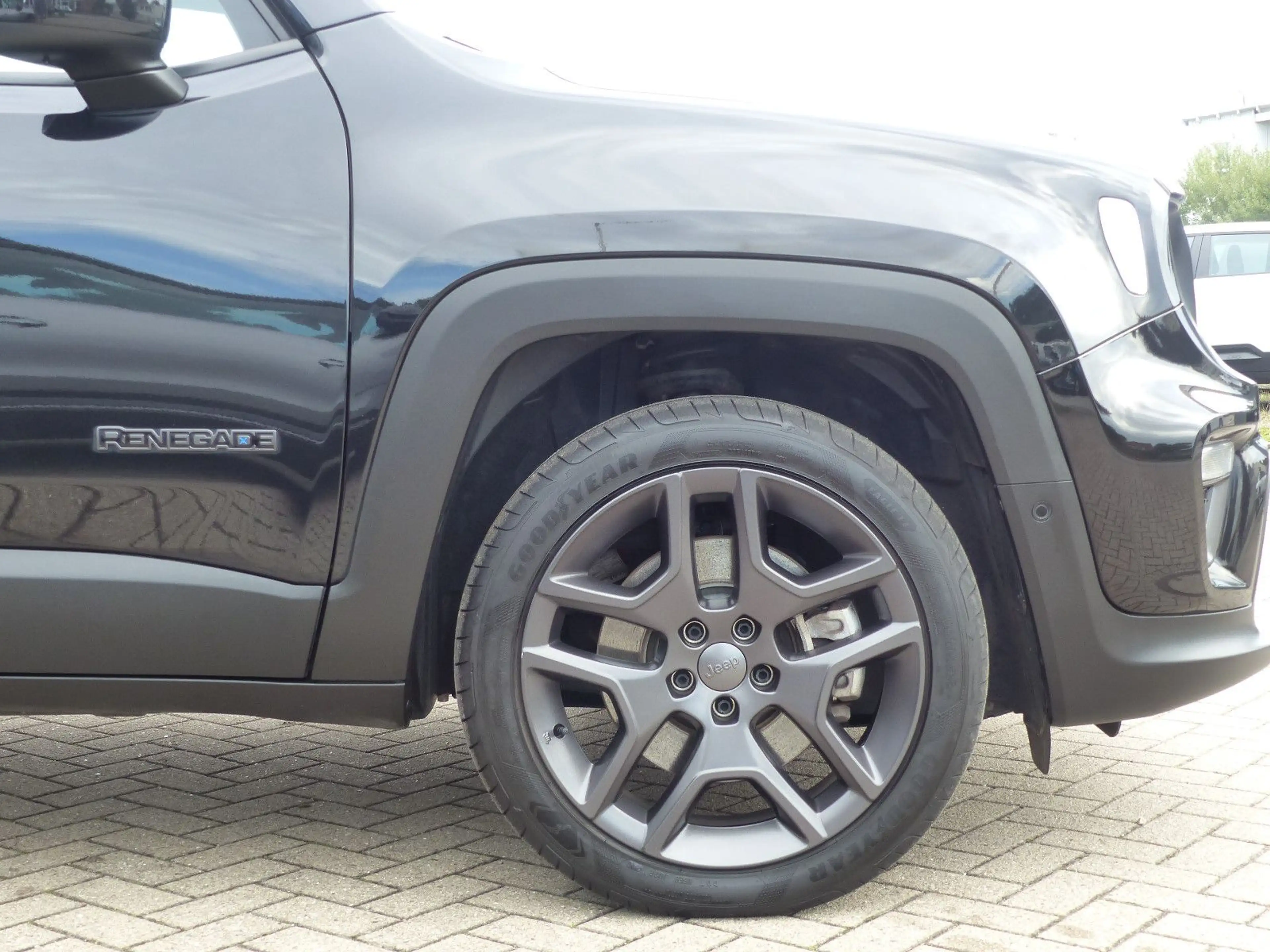 Jeep Renegade S PHEV 4xe LED Navi Allwetter — photo 9