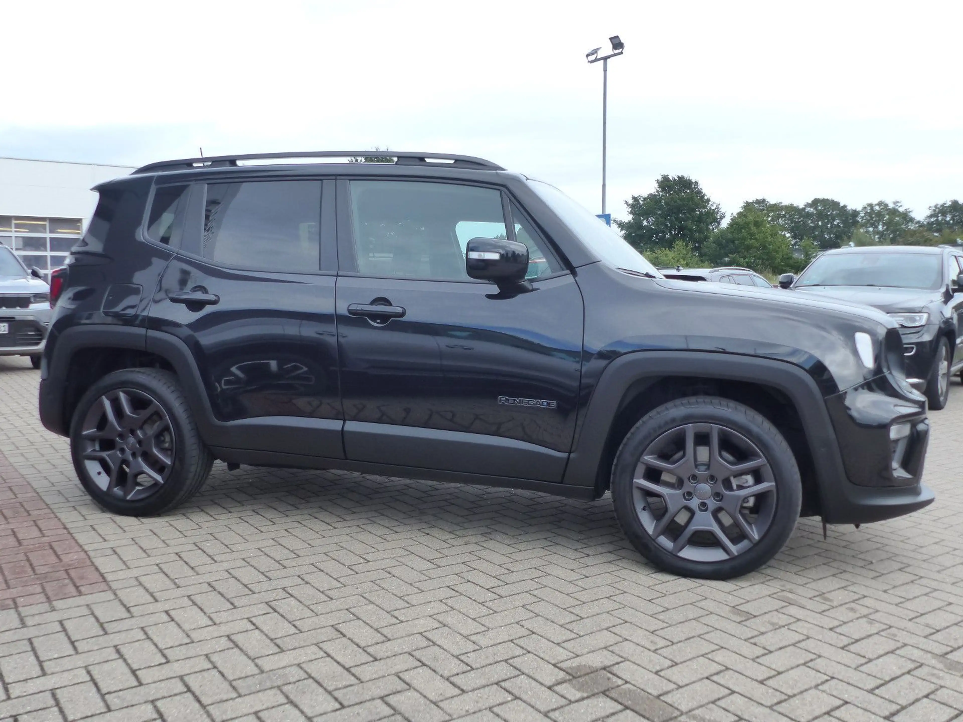 Jeep Renegade S PHEV 4xe LED Navi Allwetter — photo 4