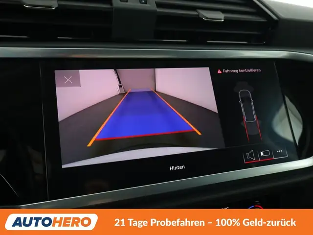 Audi Q3 view 22