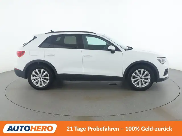 Audi Q3 view 7