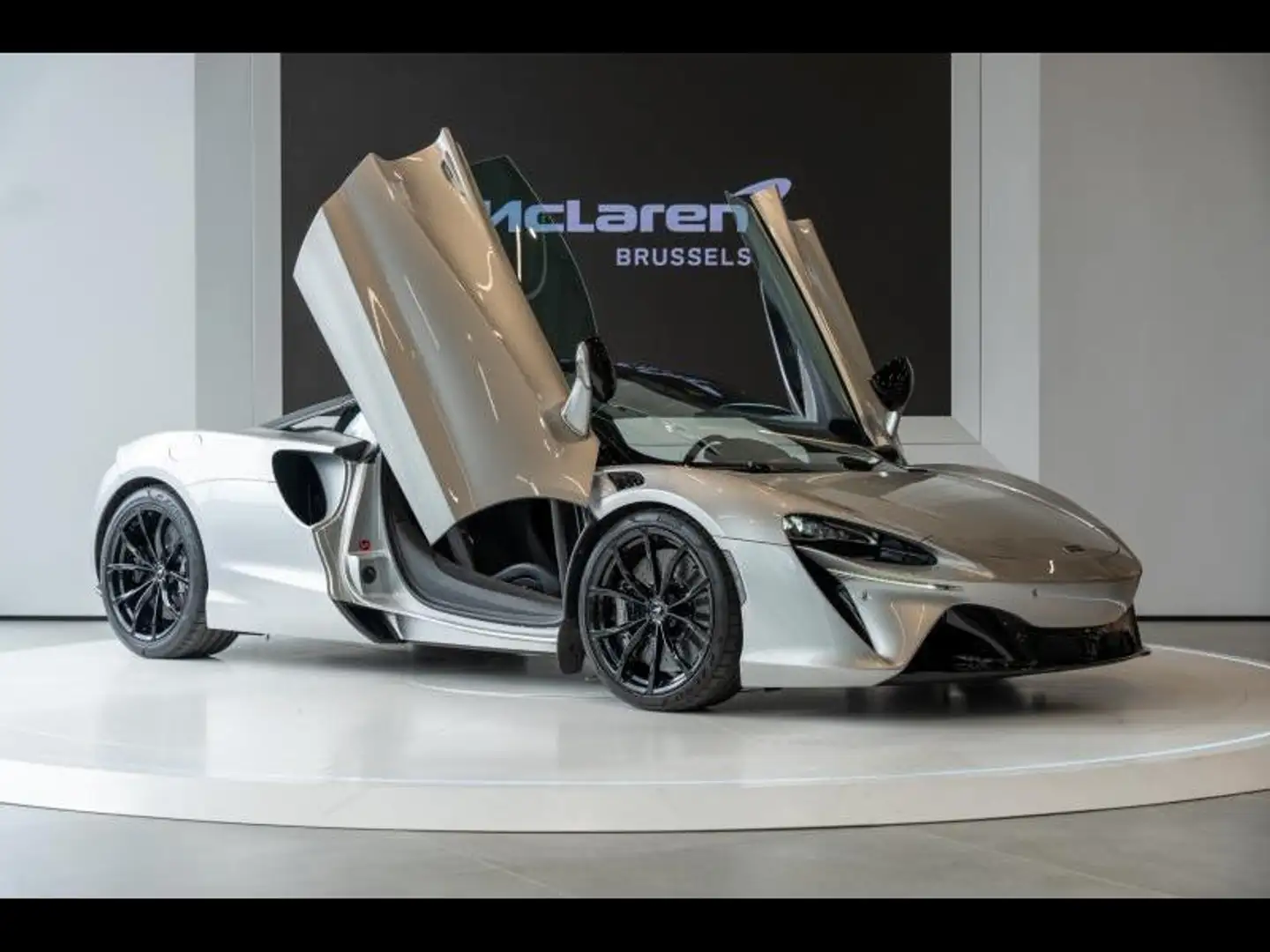 McLaren Artura 2 years of McLaren Warranty included Gris - 2