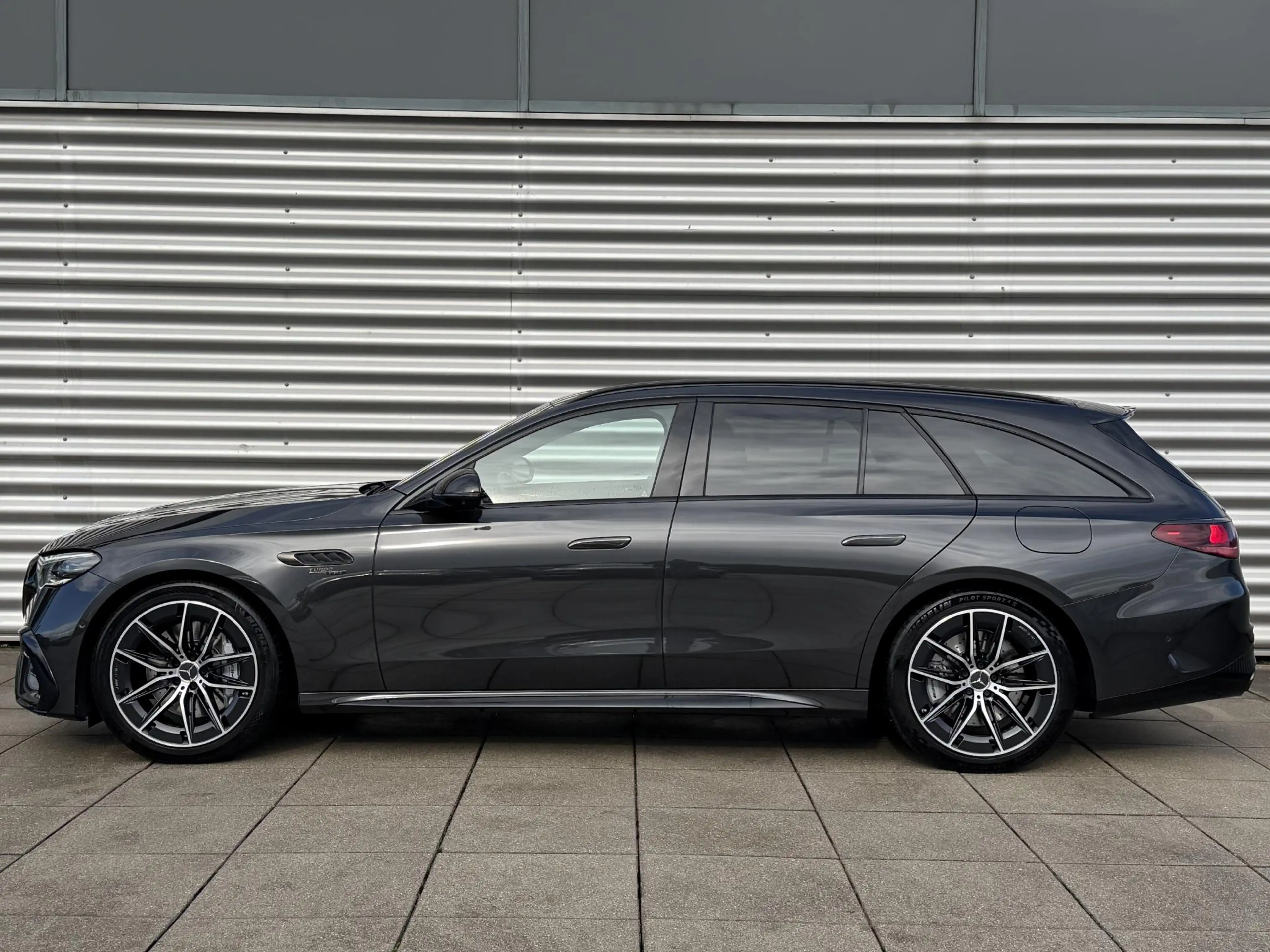 Mercedes-Benz E 53 AMG Estate 4MATIC+ Night Edition Burmester | Panorama — photo 8