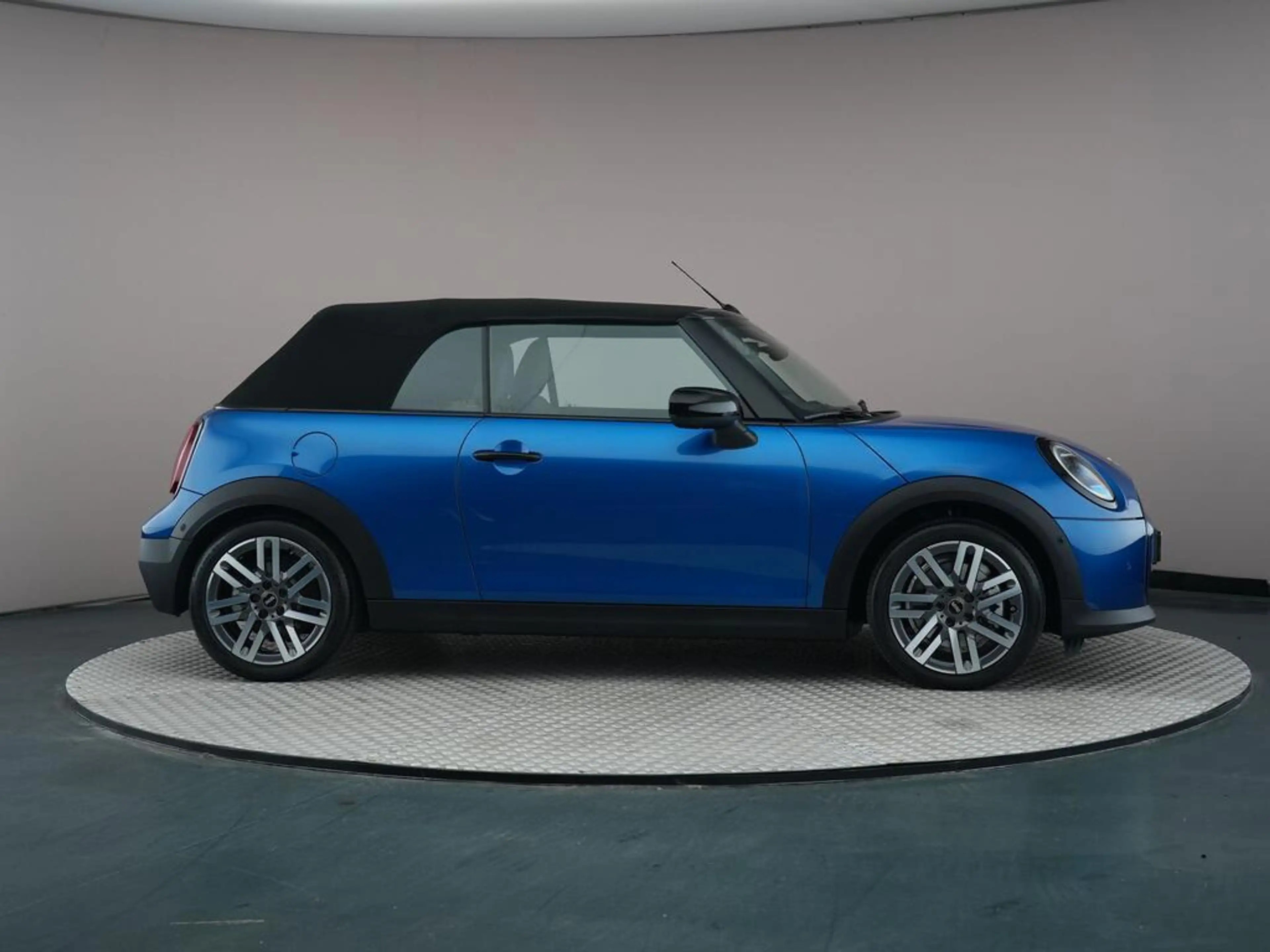MINI Cooper C Cabrio 2.0 Classic L — photo 8