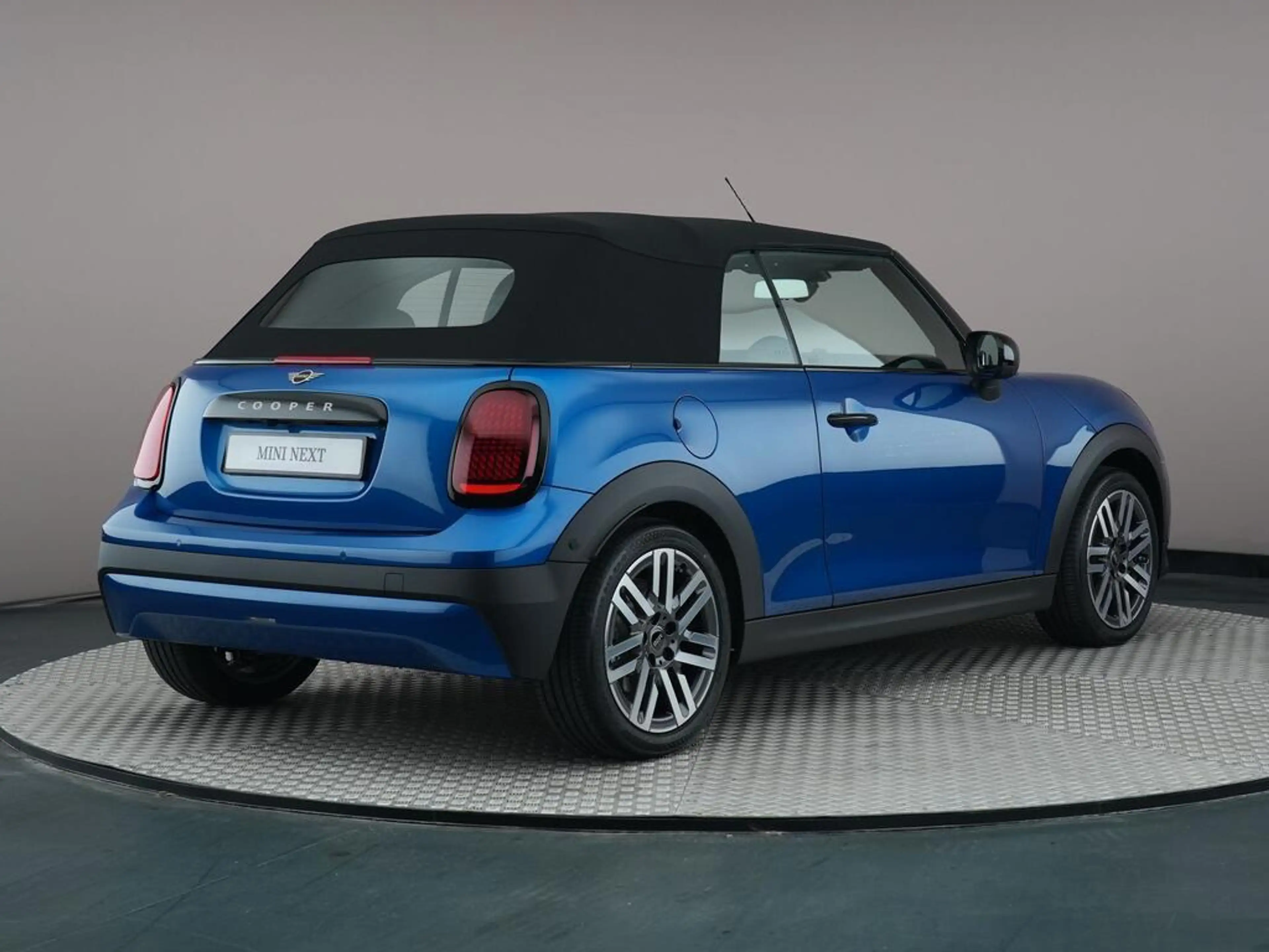 MINI Cooper C Cabrio 2.0 Classic L — photo 10