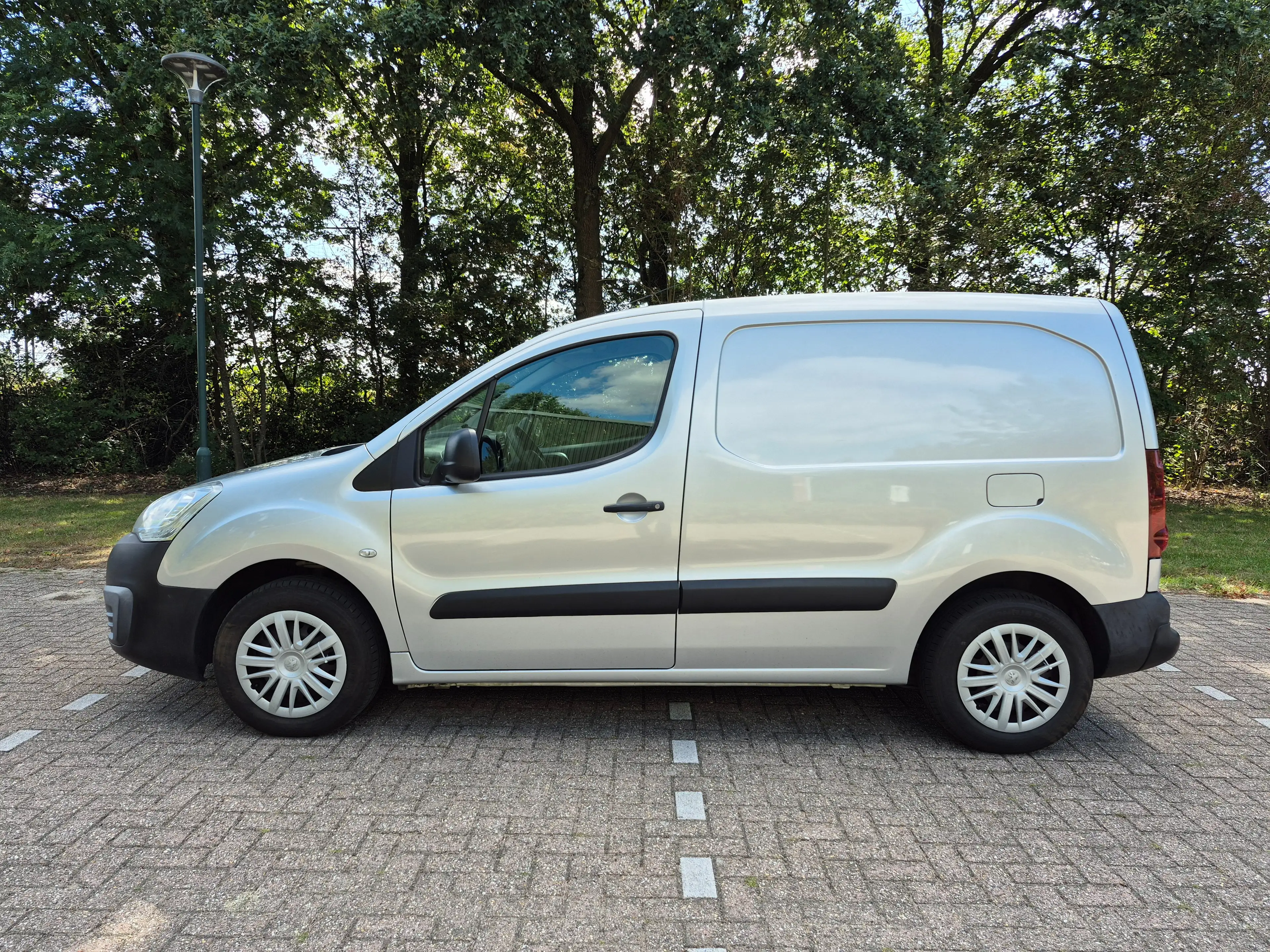 Peugeot Partner 120 1.6 BlueHDi L1XR — photo 2