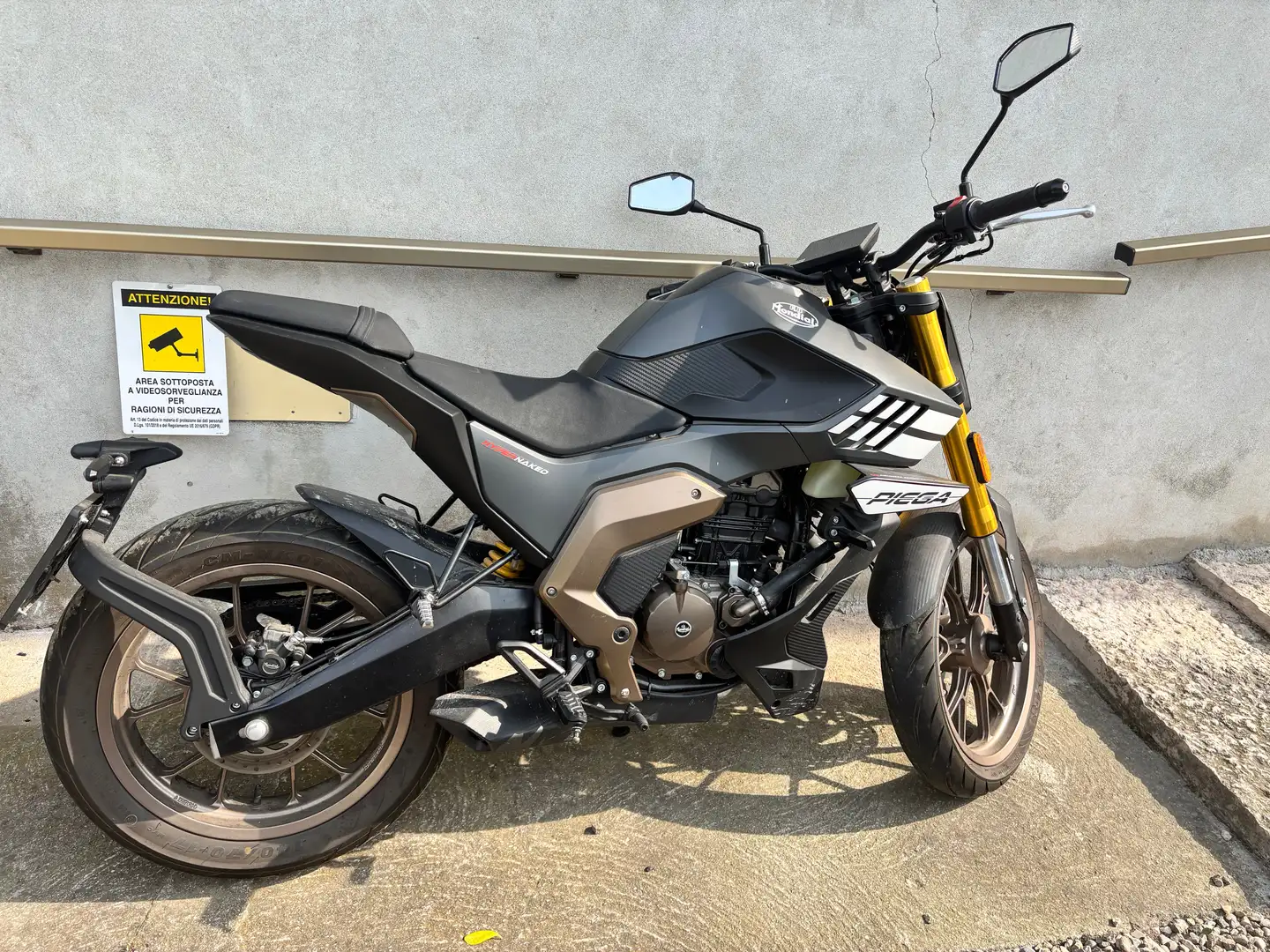 Benelli FB MONDIAL PIEGA 125 Чёрный - 1