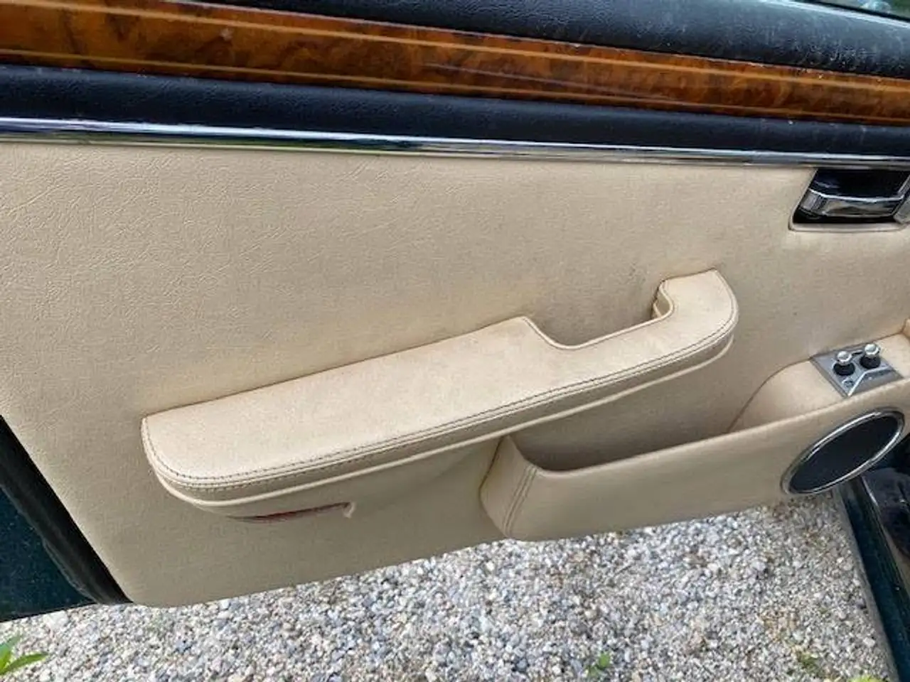 Jaguar Sovereign XJ12, foto 11