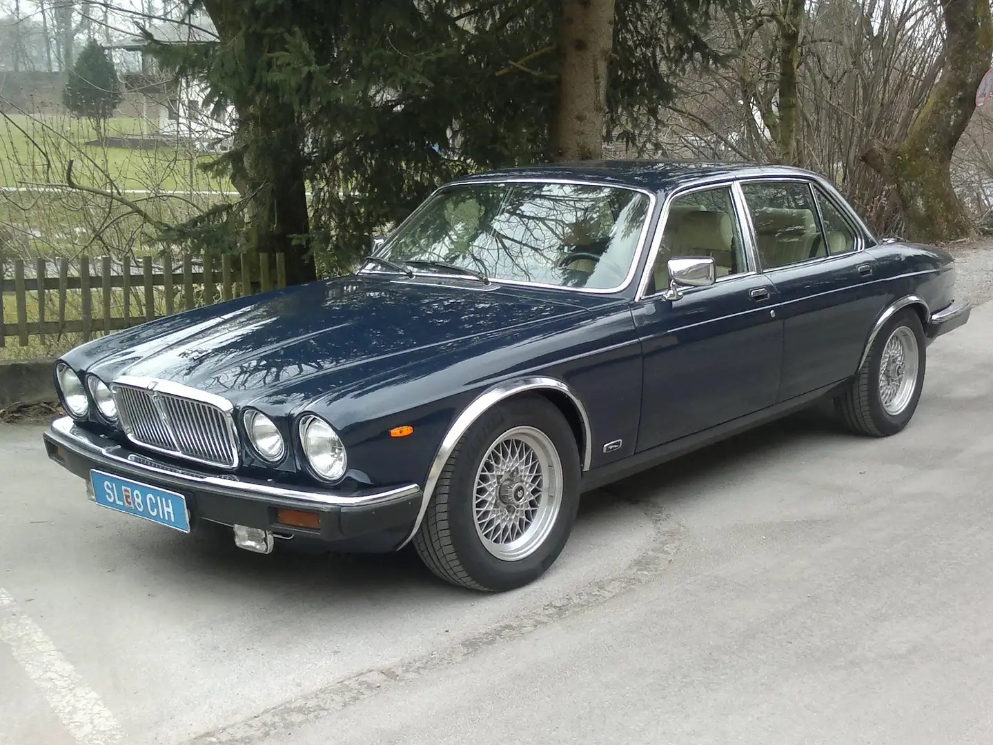 Jaguar Sovereign XJ12 Blau - 1