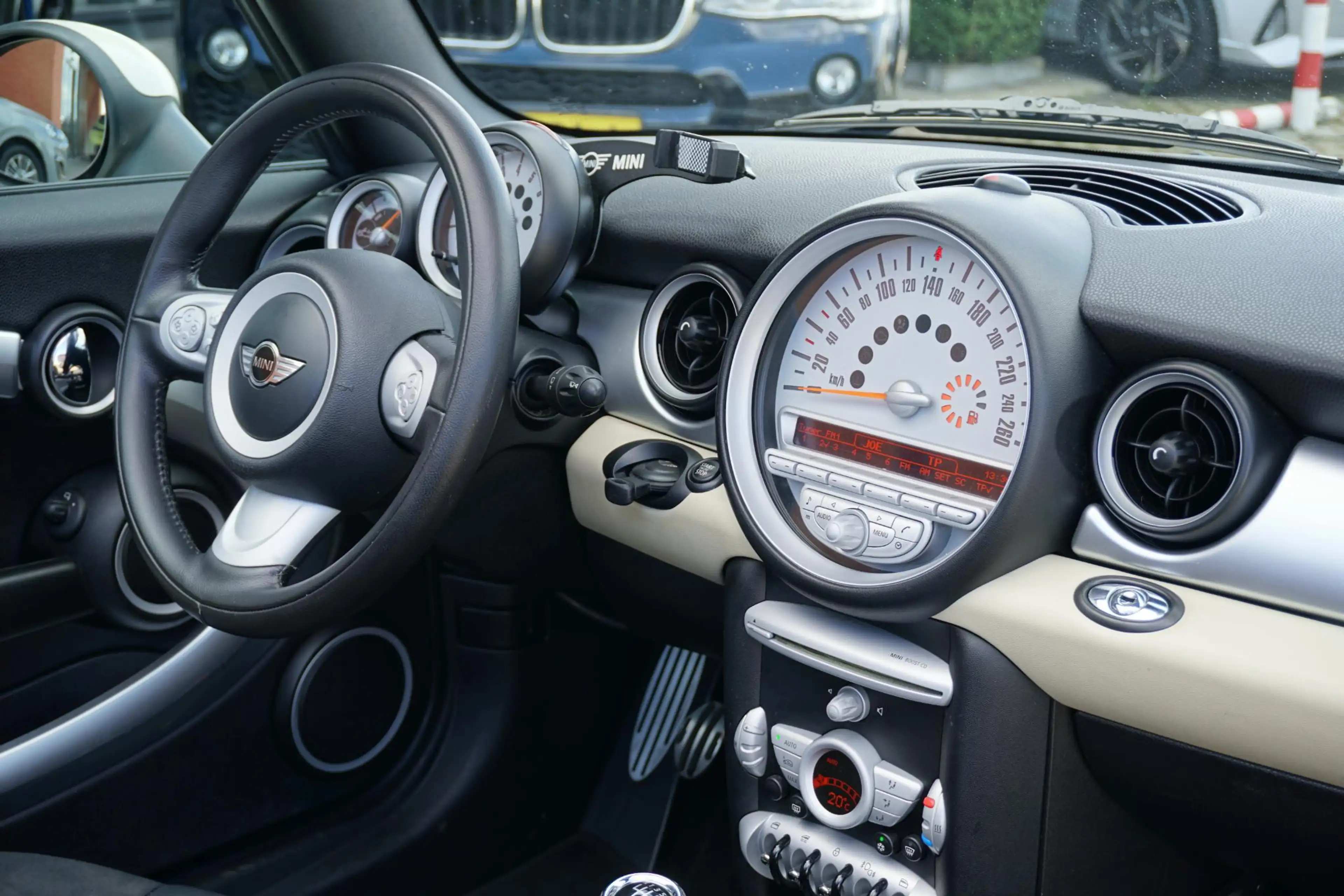 MINI Cooper S Cabrio 1.6 Chili Cabrio + BI-XENON / CLIMATE CONTROL / CR — photo 3
