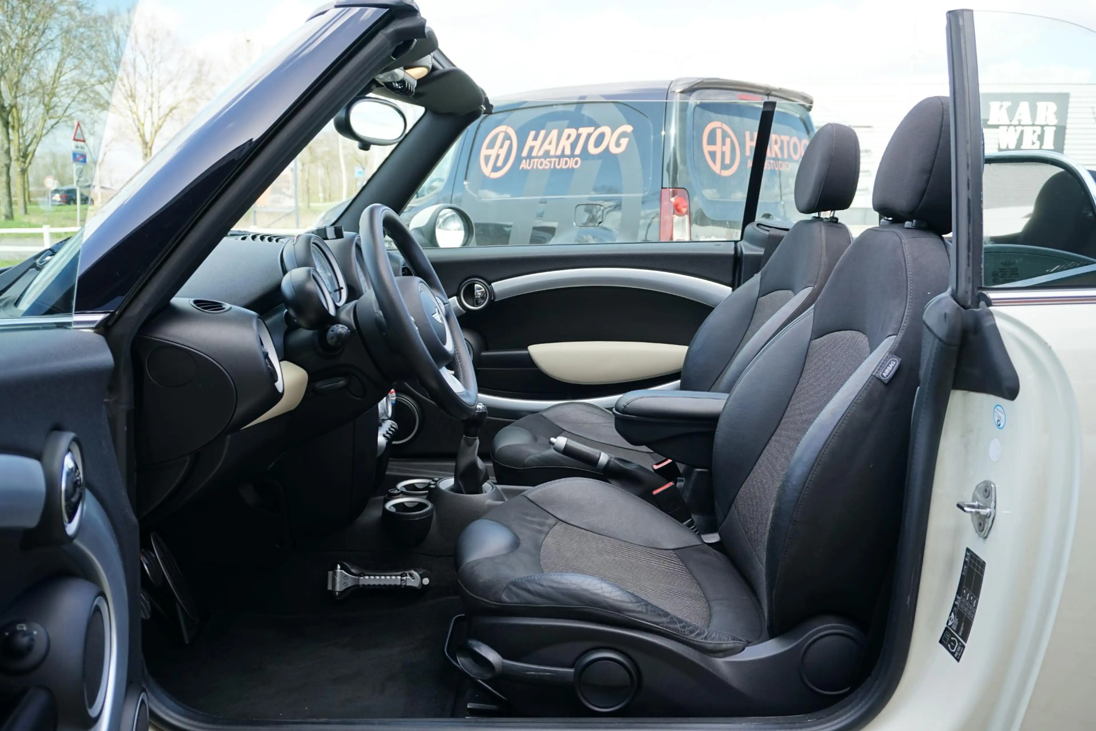 MINI Cooper S Cabrio 1.6 Chili Cabrio + BI-XENON / CLIMATE CONTROL / CR — photo 13