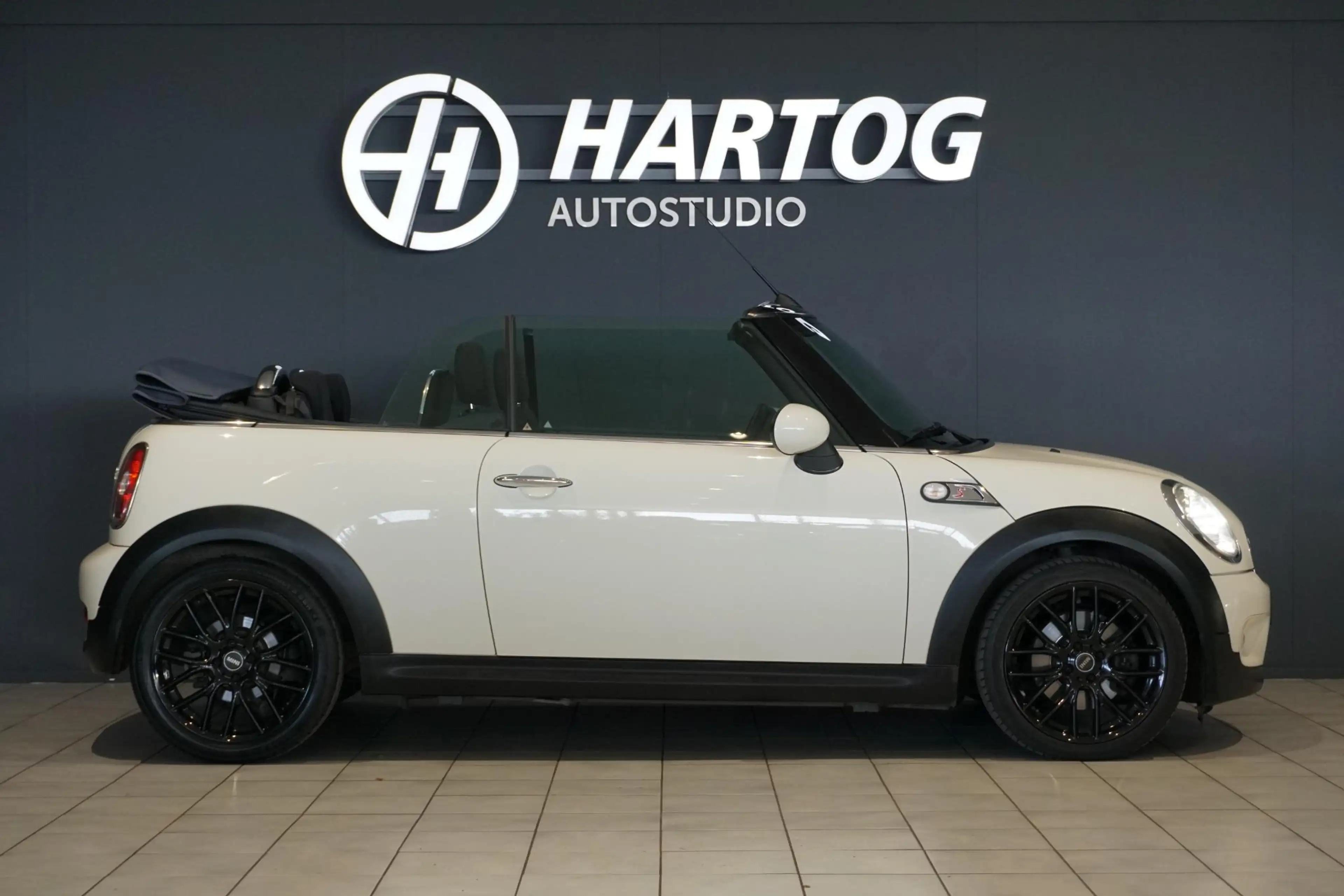 MINI Cooper S Cabrio 1.6 Chili Cabrio + BI-XENON / CLIMATE CONTROL / CR — photo 6