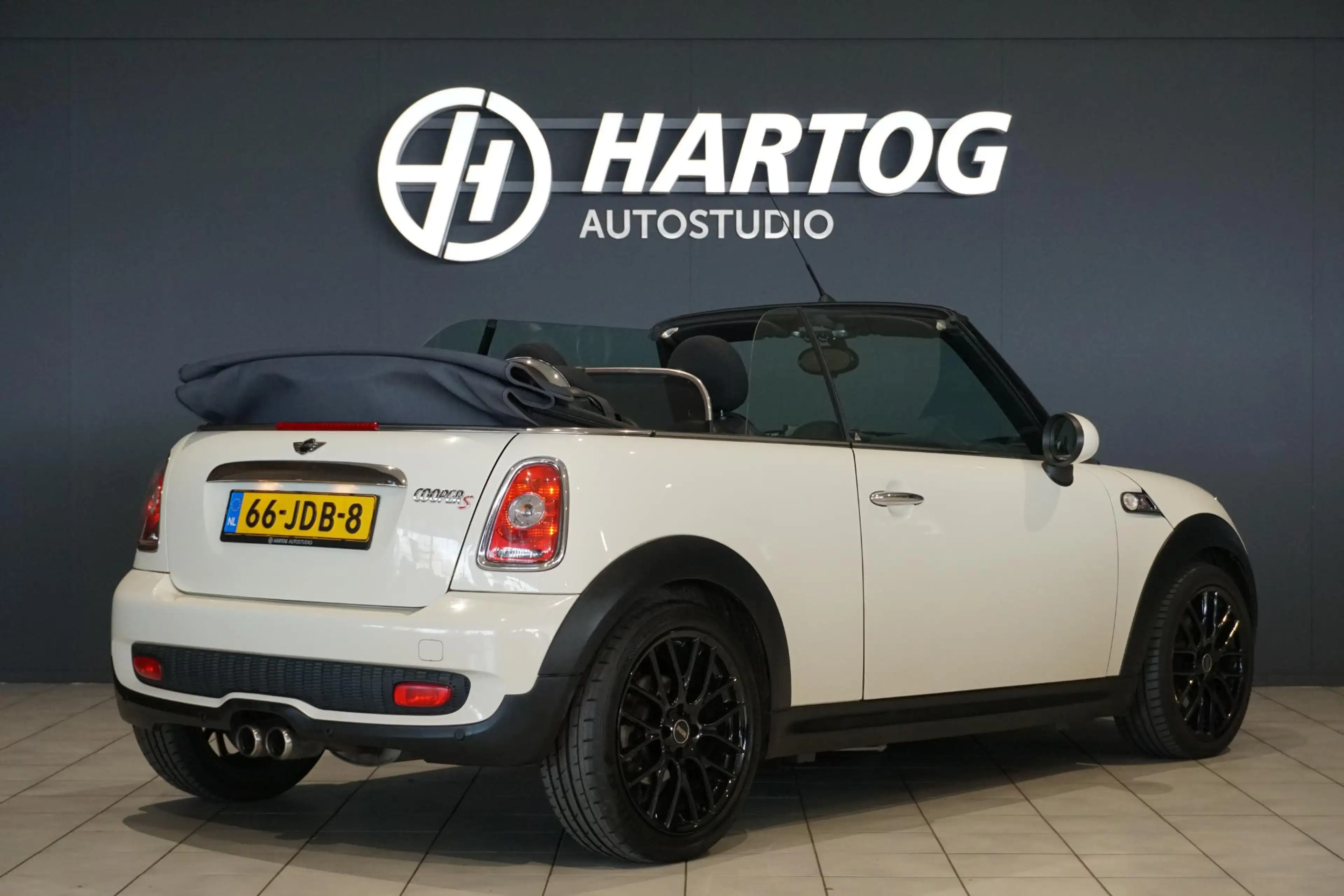 MINI Cooper S Cabrio 1.6 Chili Cabrio + BI-XENON / CLIMATE CONTROL / CR — photo 2