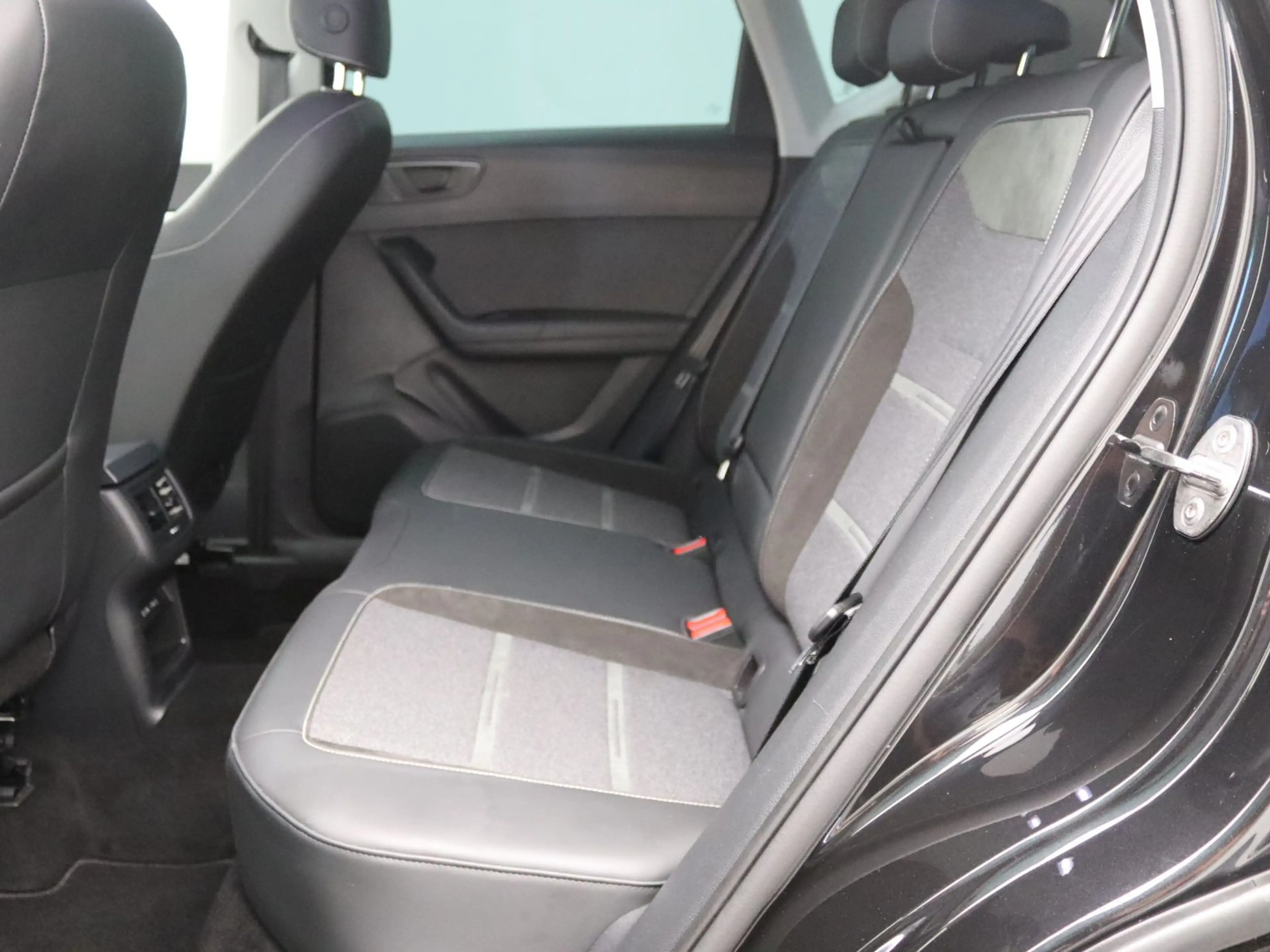 SEAT Ateca Xperience 1.5 TSI DSG / FullLink, AHK, LED — photo 11