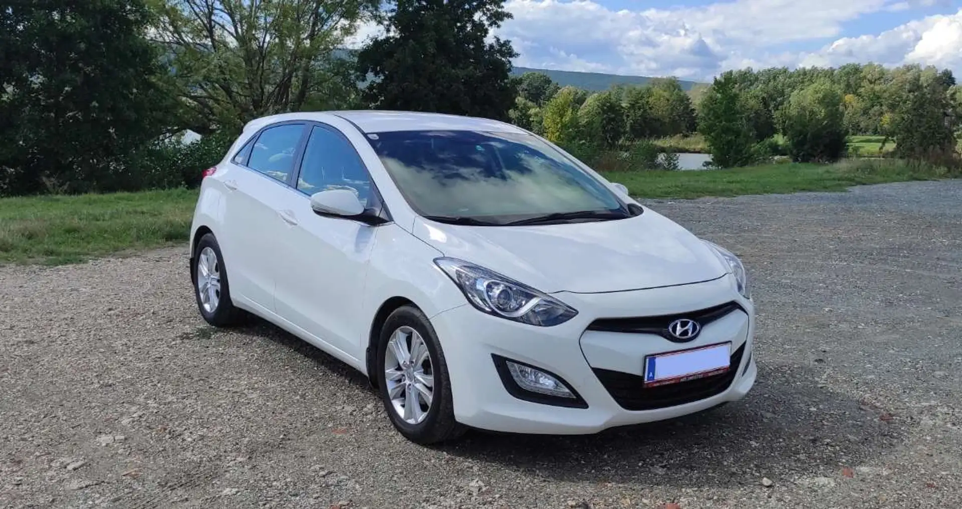 Hyundai i30 i30 1,6 CRDi Premium Premium, Serviceheft, Pickerl bis 08.27 Weiß - 2