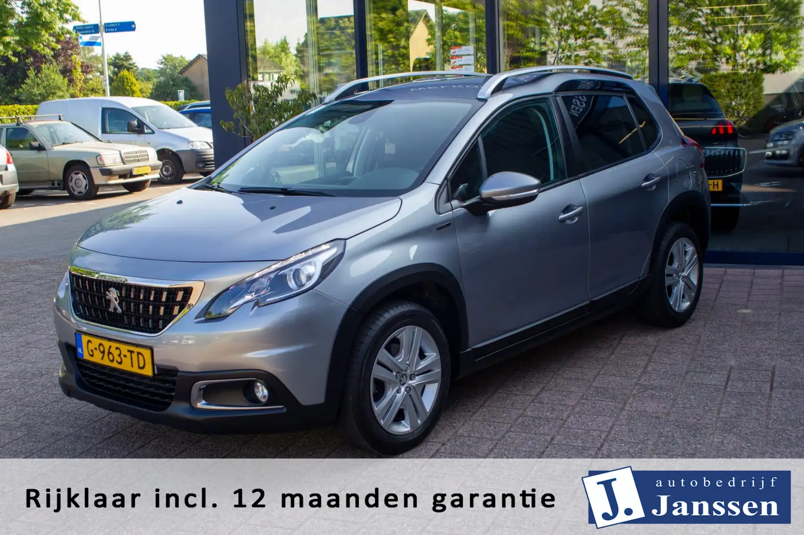Peugeot 2008 1.2 PureTech Signature|Prijs rijklaar incl. 12 mnd Grijs - 1