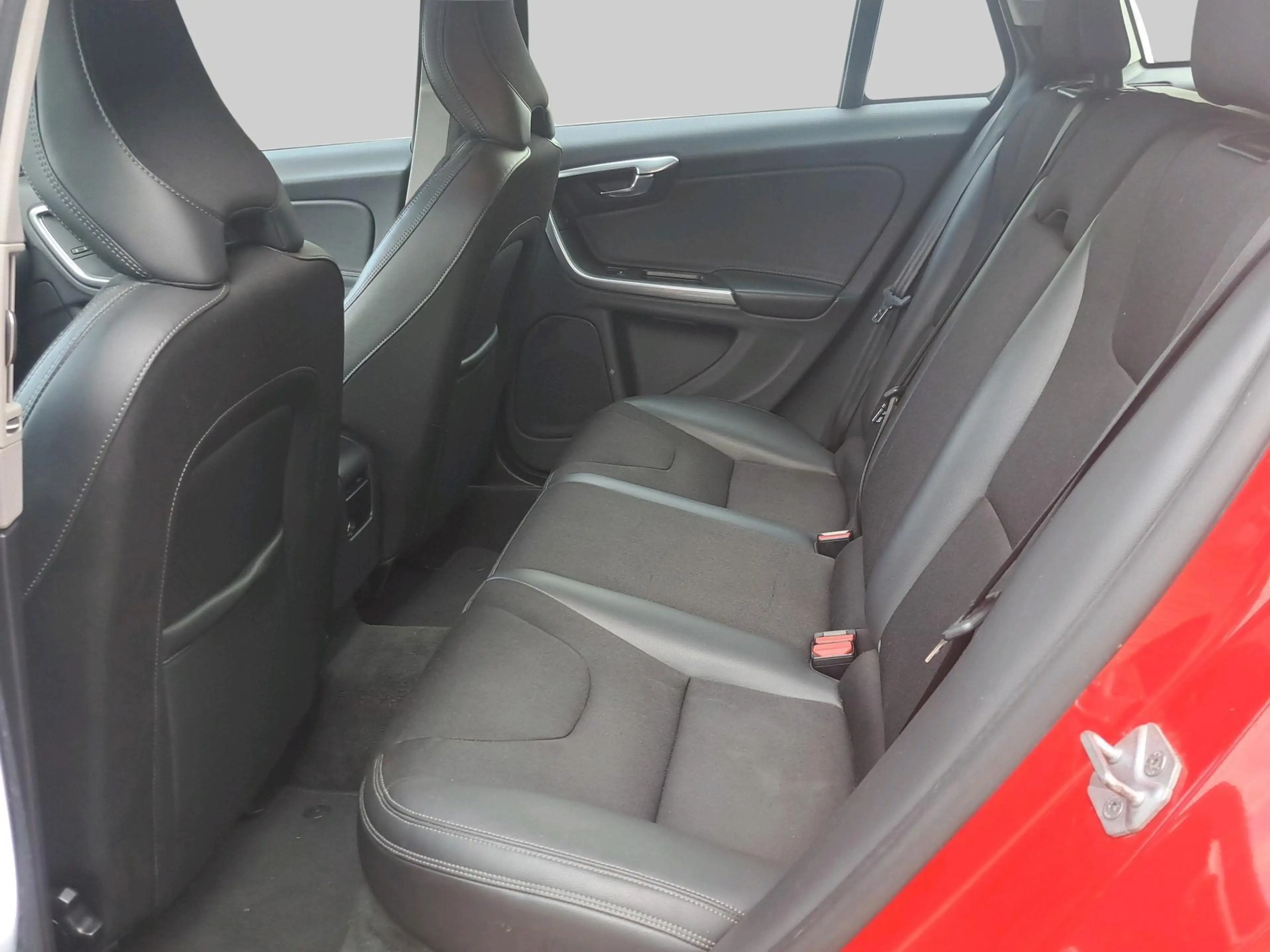 Volvo V60 plug in hybrid — photo 6