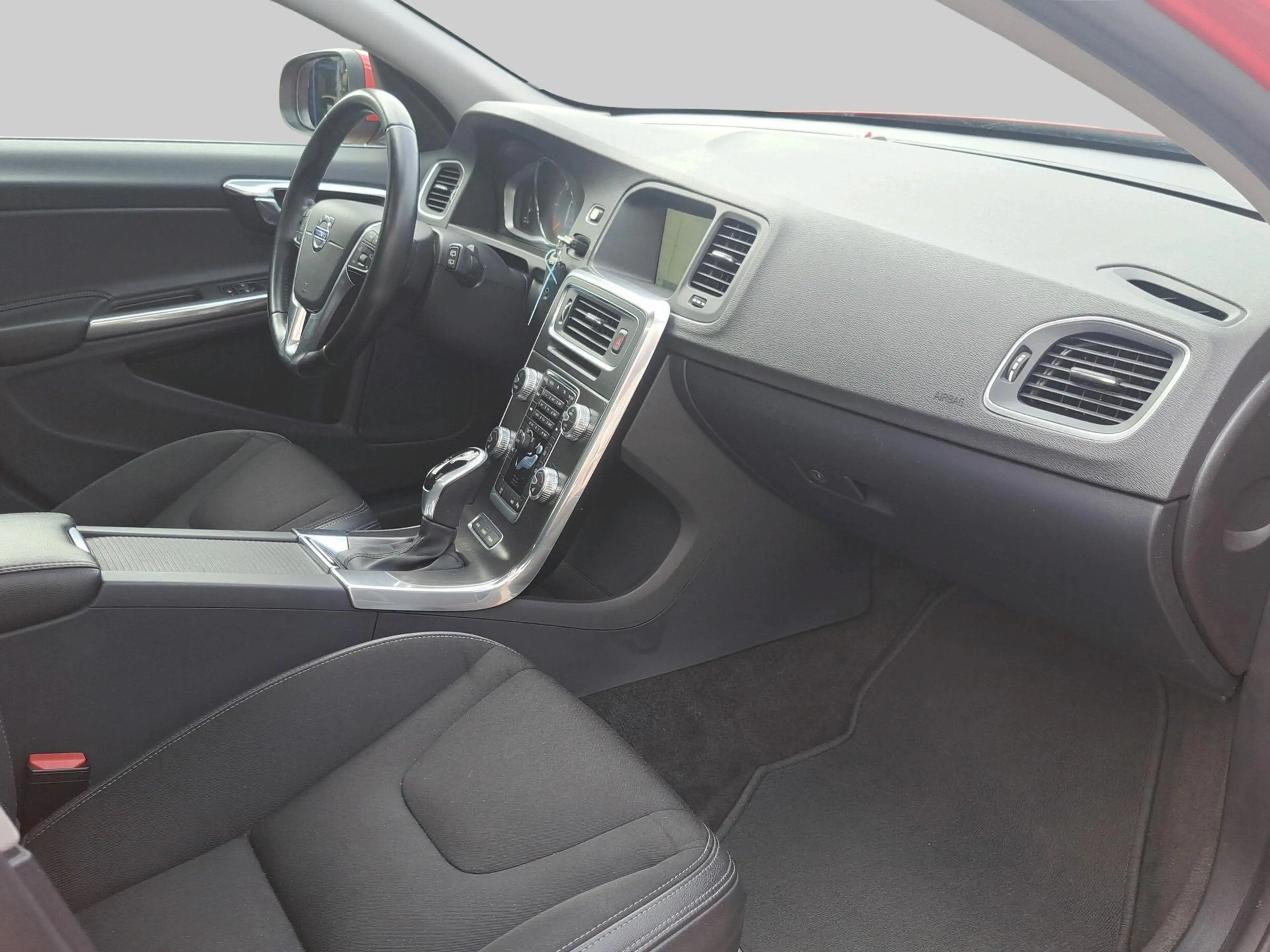Volvo V60 plug in hybrid — photo 13