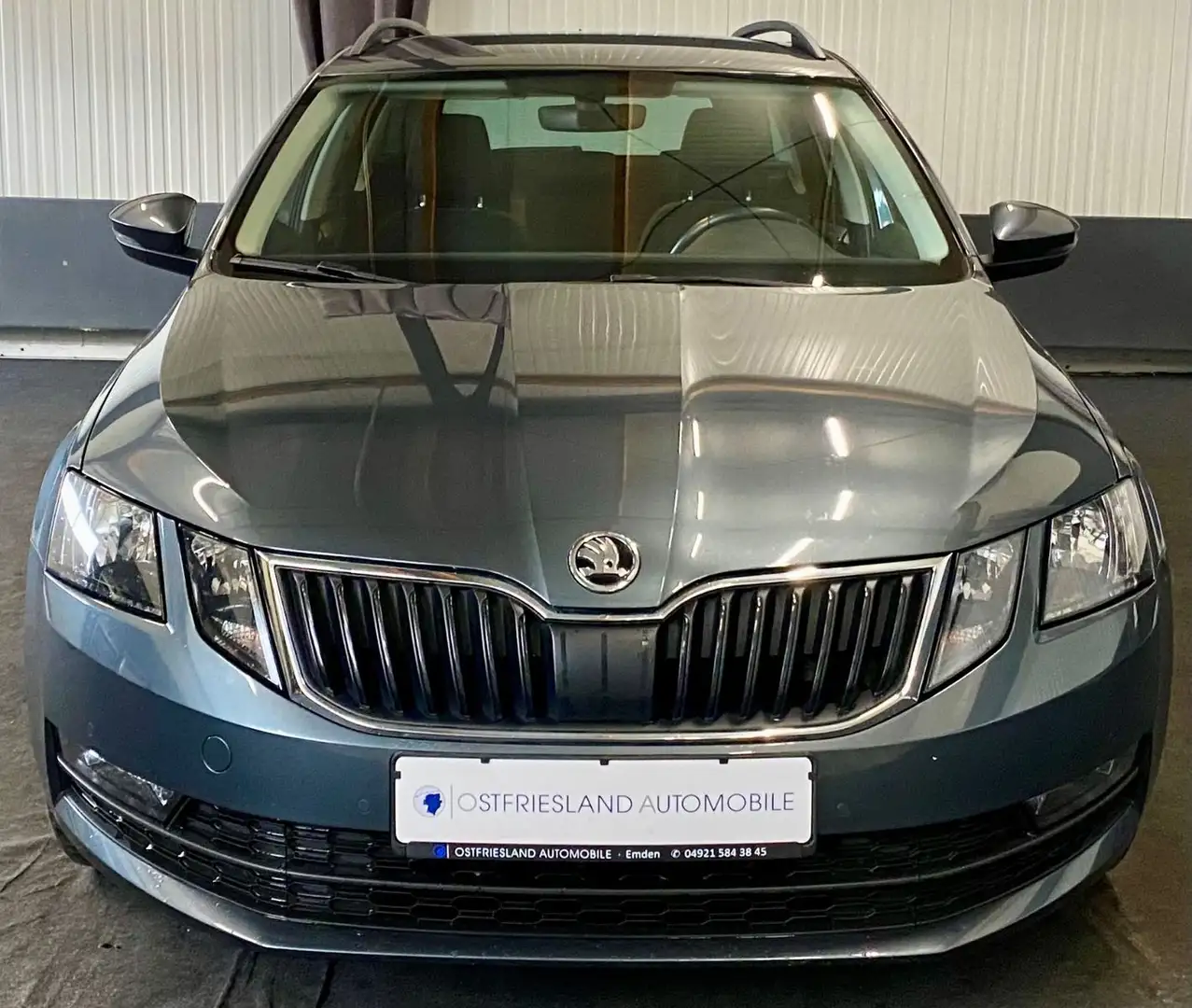 Skoda Octavia Combi Ambition, CarPlay, Tempomat, PDC Gris - 2
