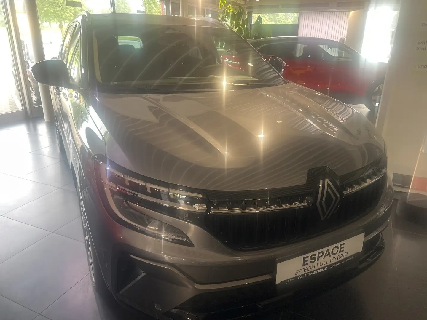 Renault Espace 6 Techno E-Tech Full Hybrid 200 Šedá - 2