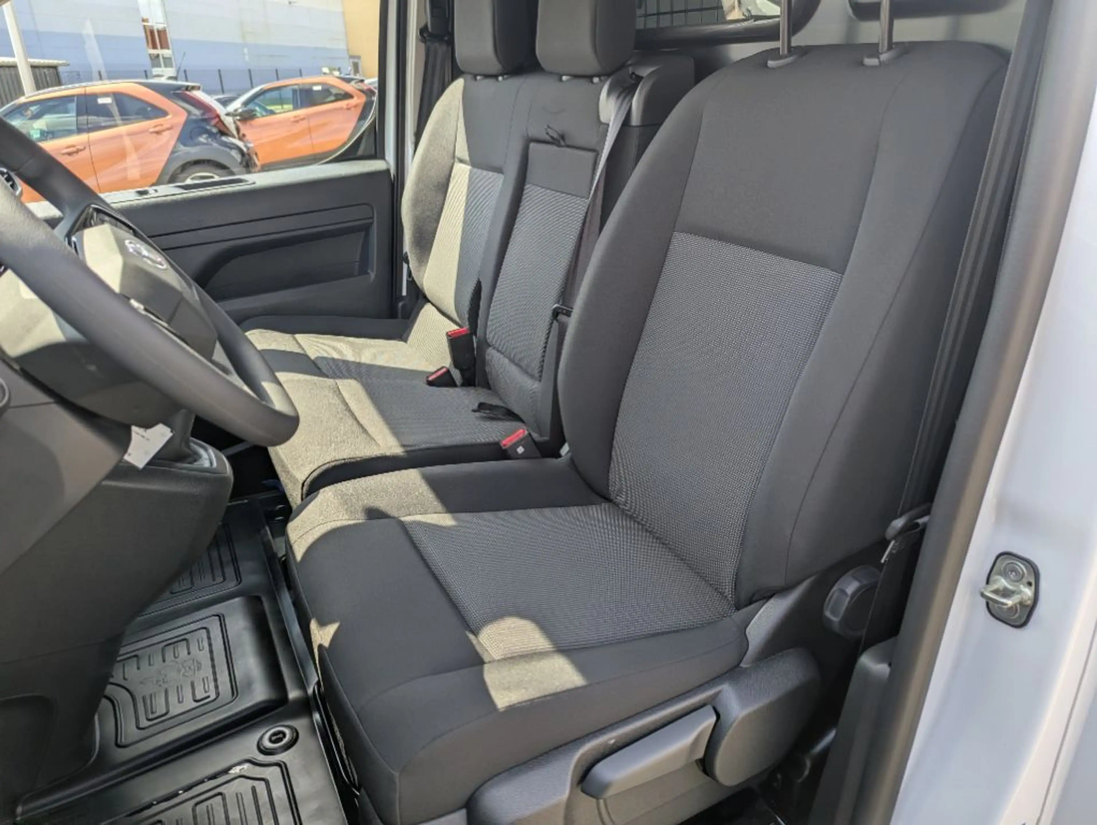 Toyota Proace 1,5-l-D-4D L1 Meister — photo 11