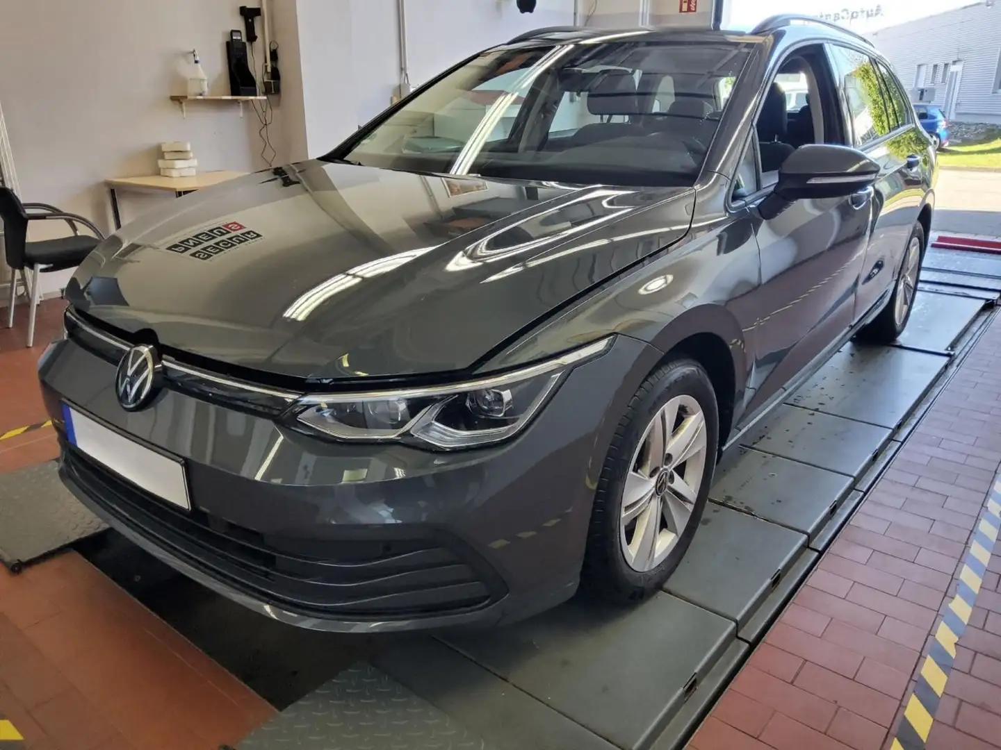 Volkswagen Golf Variant VIII 1.5 eTSI Life CarPlay LED ACC Grau - 2