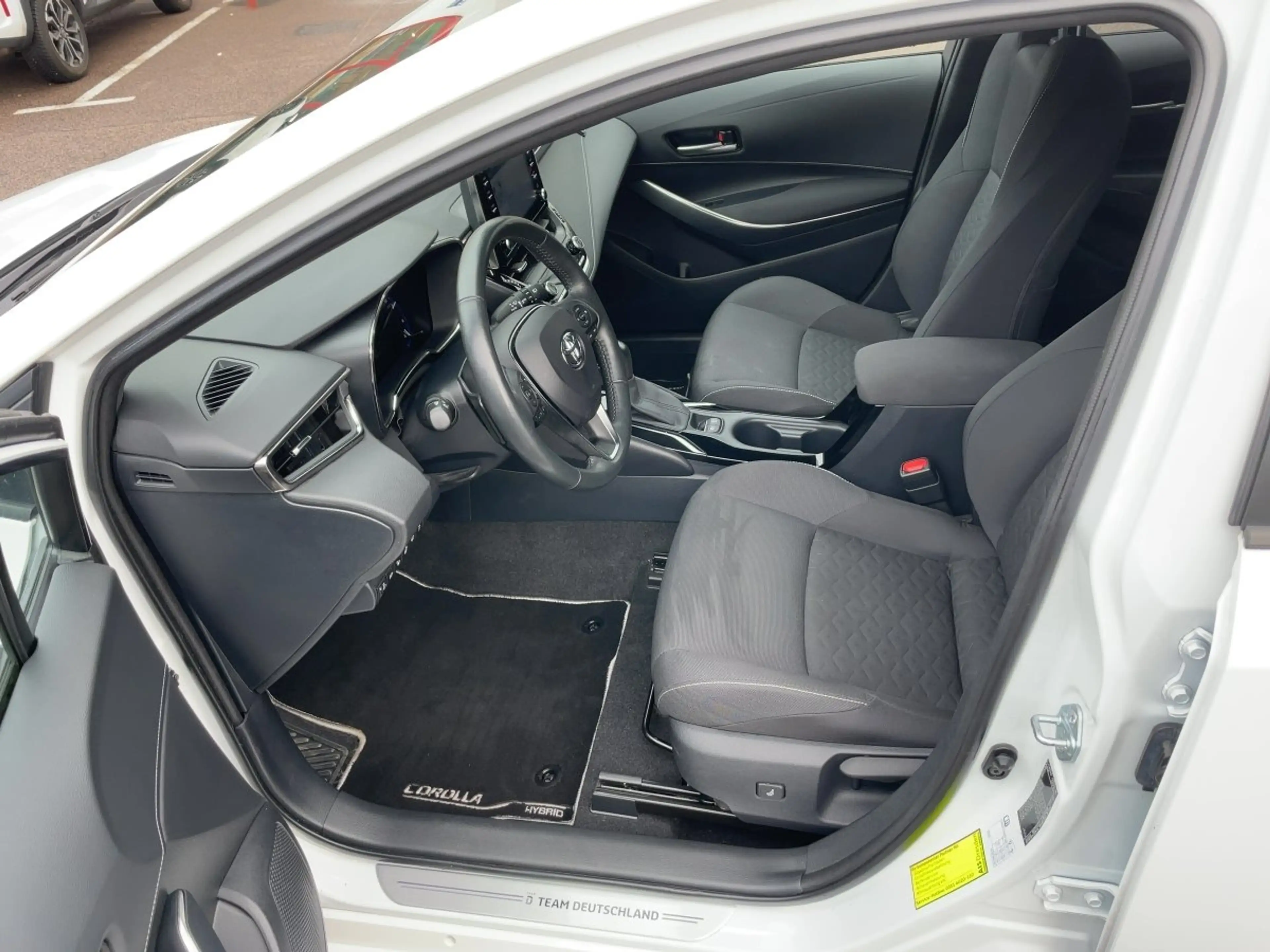 Toyota Corolla Touring Sports 2.0 Teamplayer ACC+LED — photo 8