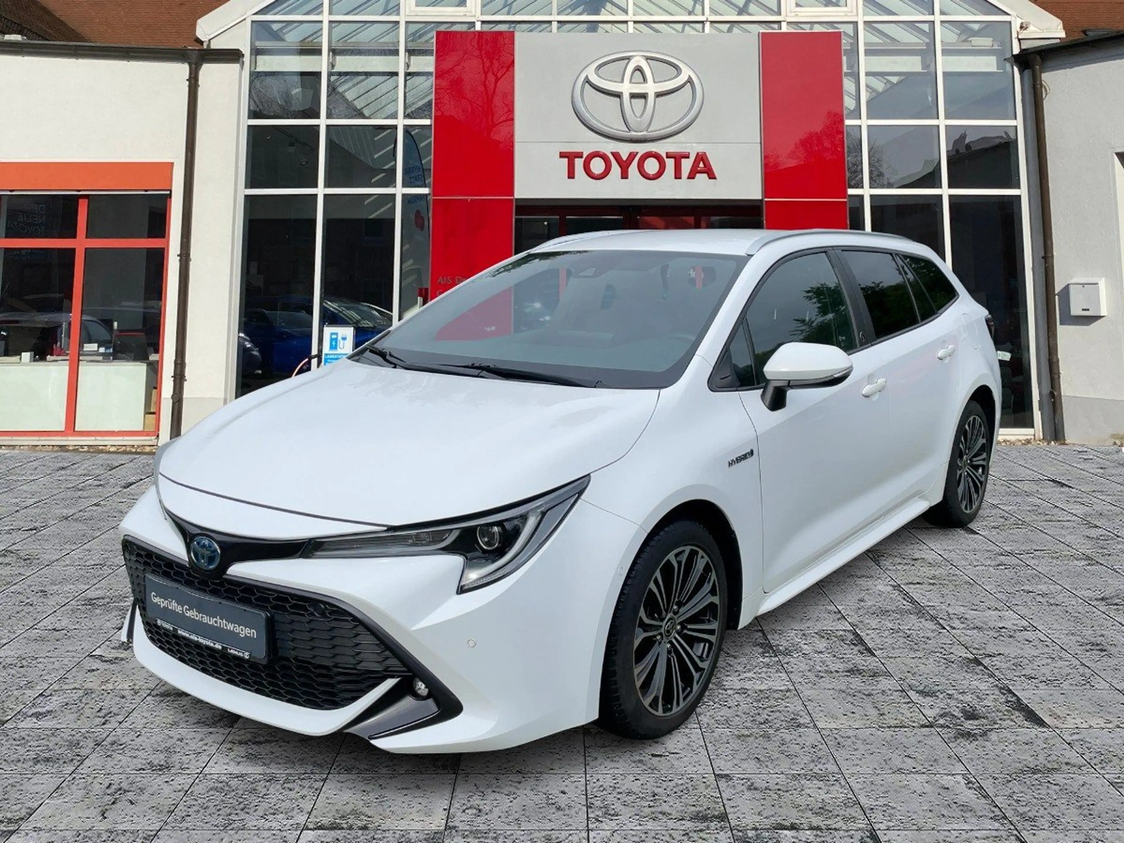 Toyota Corolla Touring Sports 2.0 Teamplayer ACC+LED — photo 2