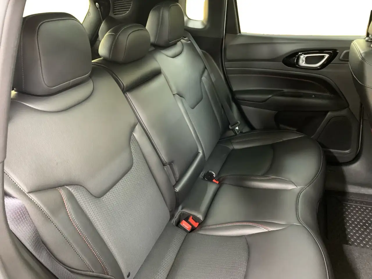 Jeep Compass photo Jeep Compass