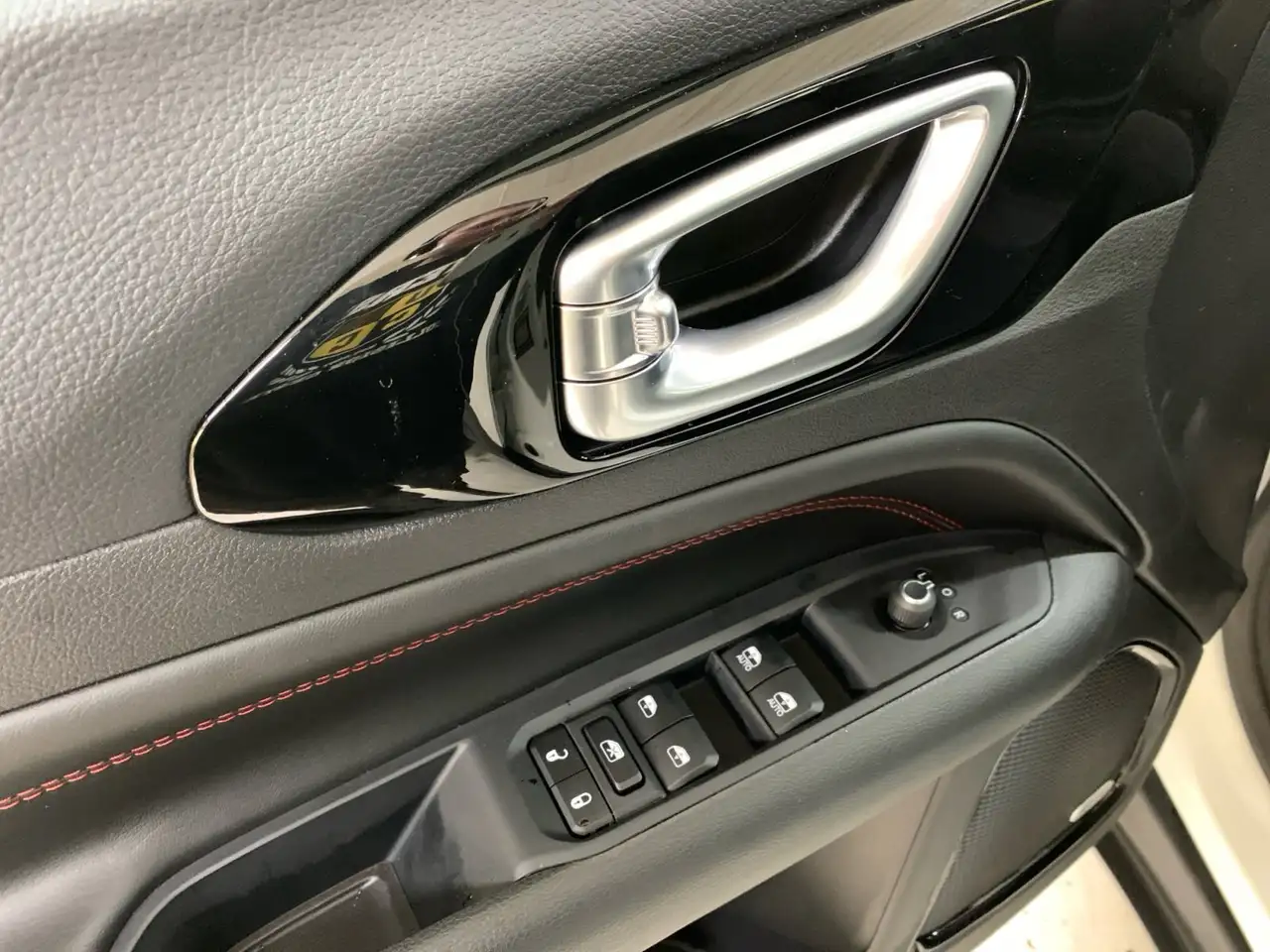 Jeep Compass photo Jeep Compass