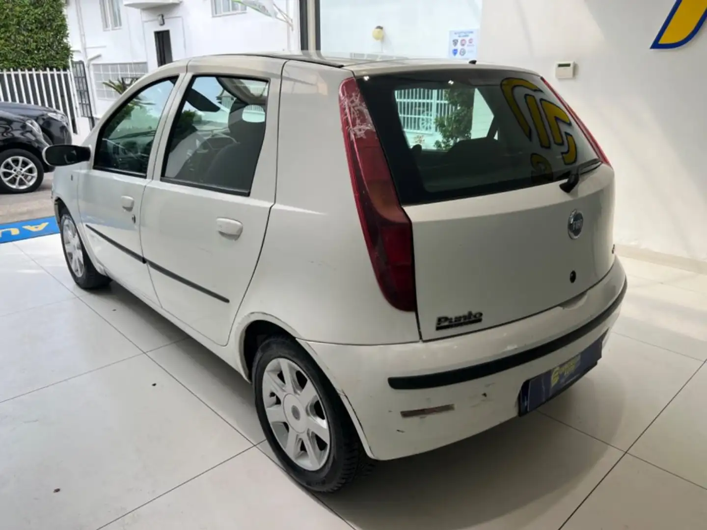 Fiat Punto 1.3 Multijet 16V 5 porte Dynamic Blanco - 2