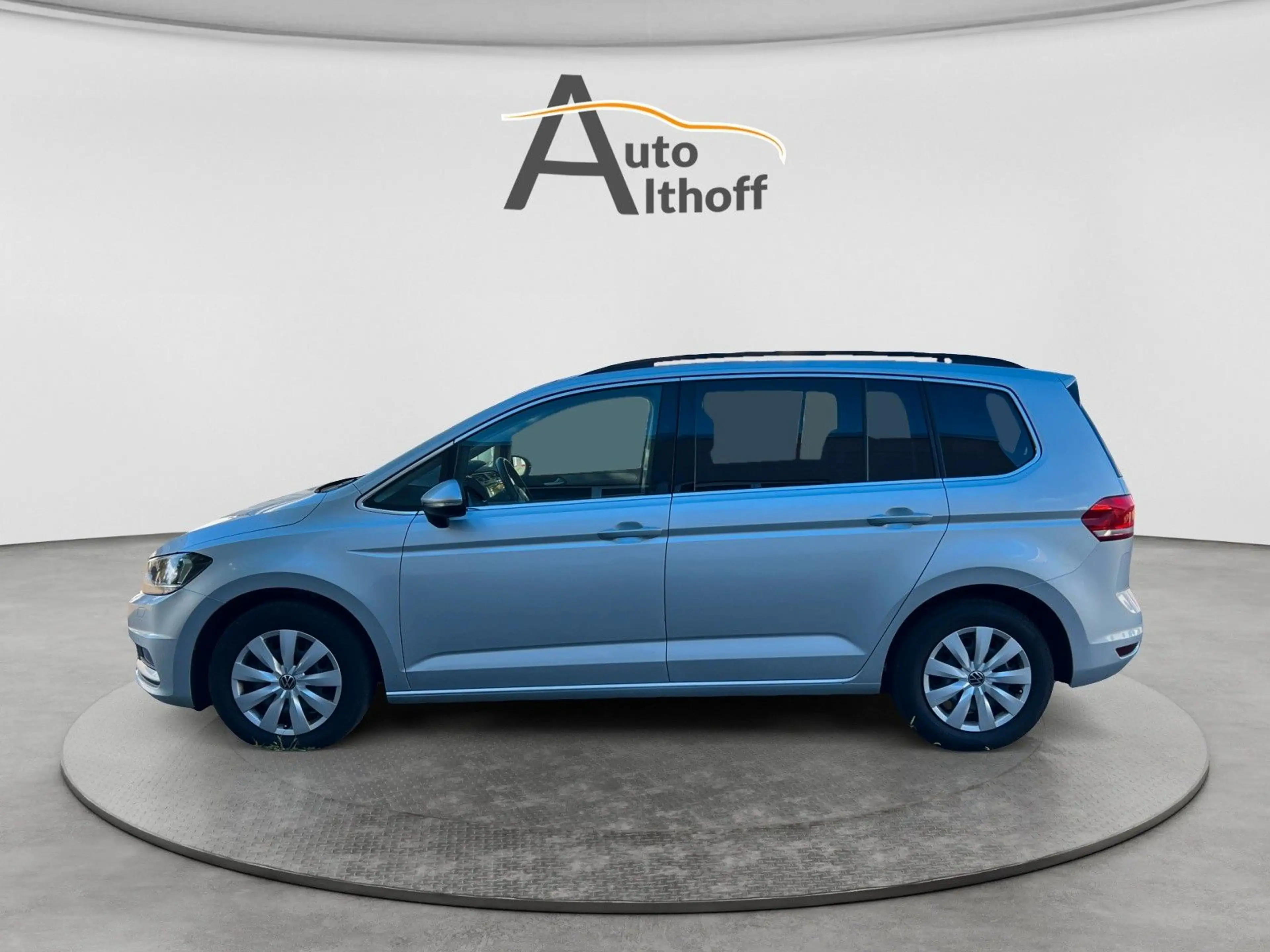 Volkswagen Touran 1.5TSI DSG 7 SITZE APP ACC LED SHZ ASSIST — photo 4
