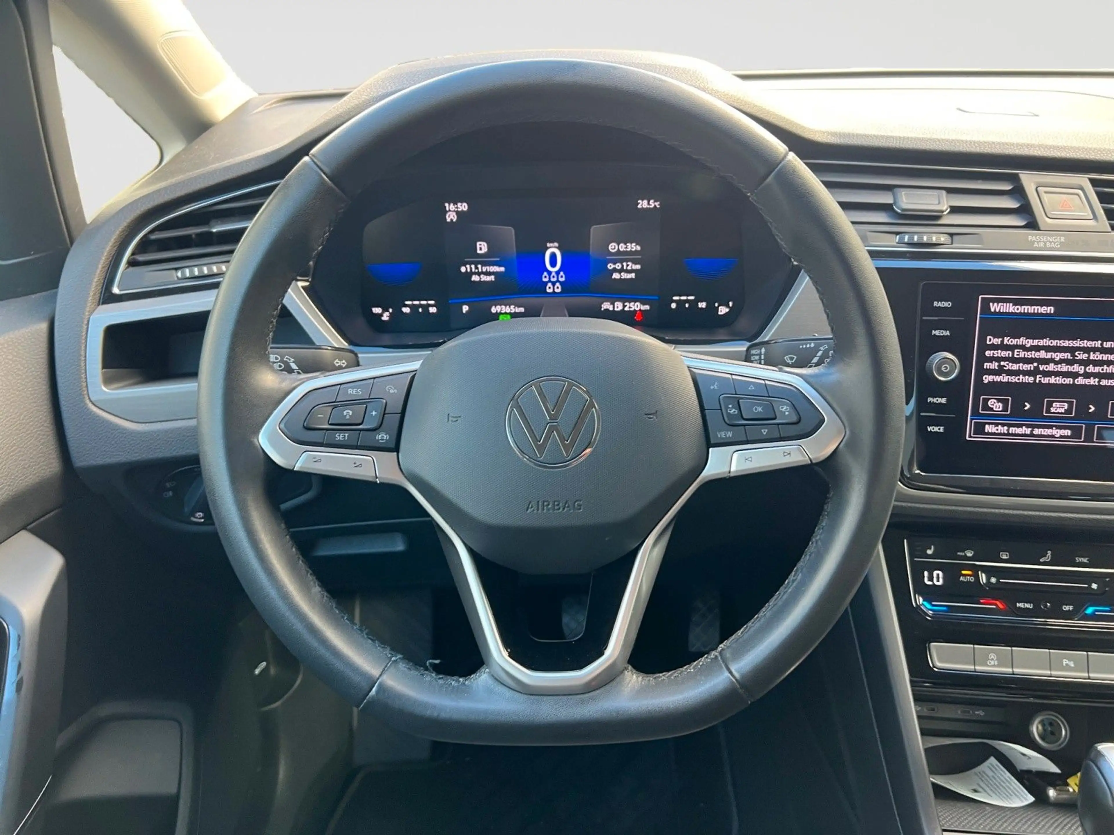 Volkswagen Touran 1.5TSI DSG 7 SITZE APP ACC LED SHZ ASSIST — photo 11