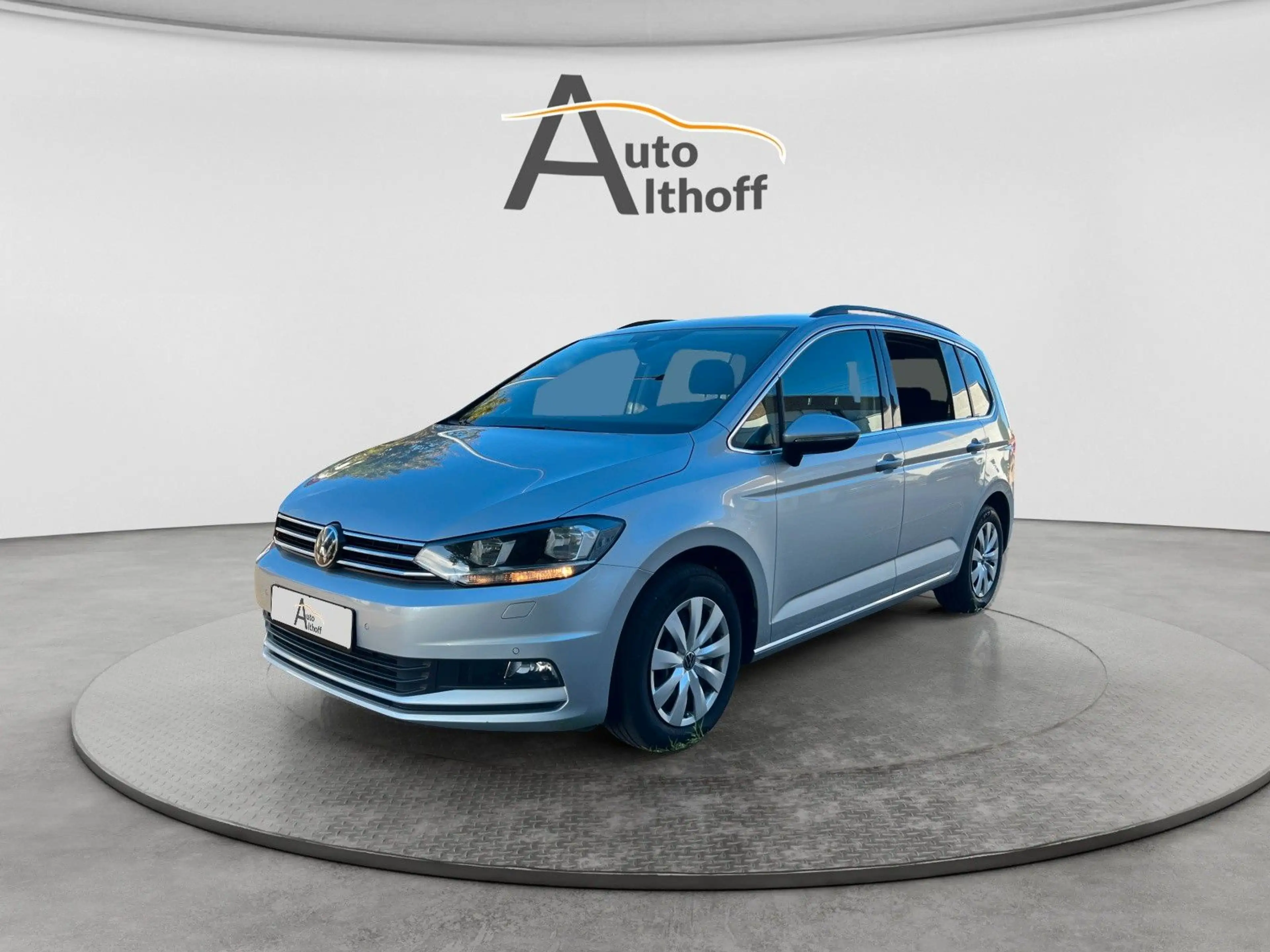 Volkswagen Touran 1.5TSI DSG 7 SITZE APP ACC LED SHZ ASSIST — photo 3