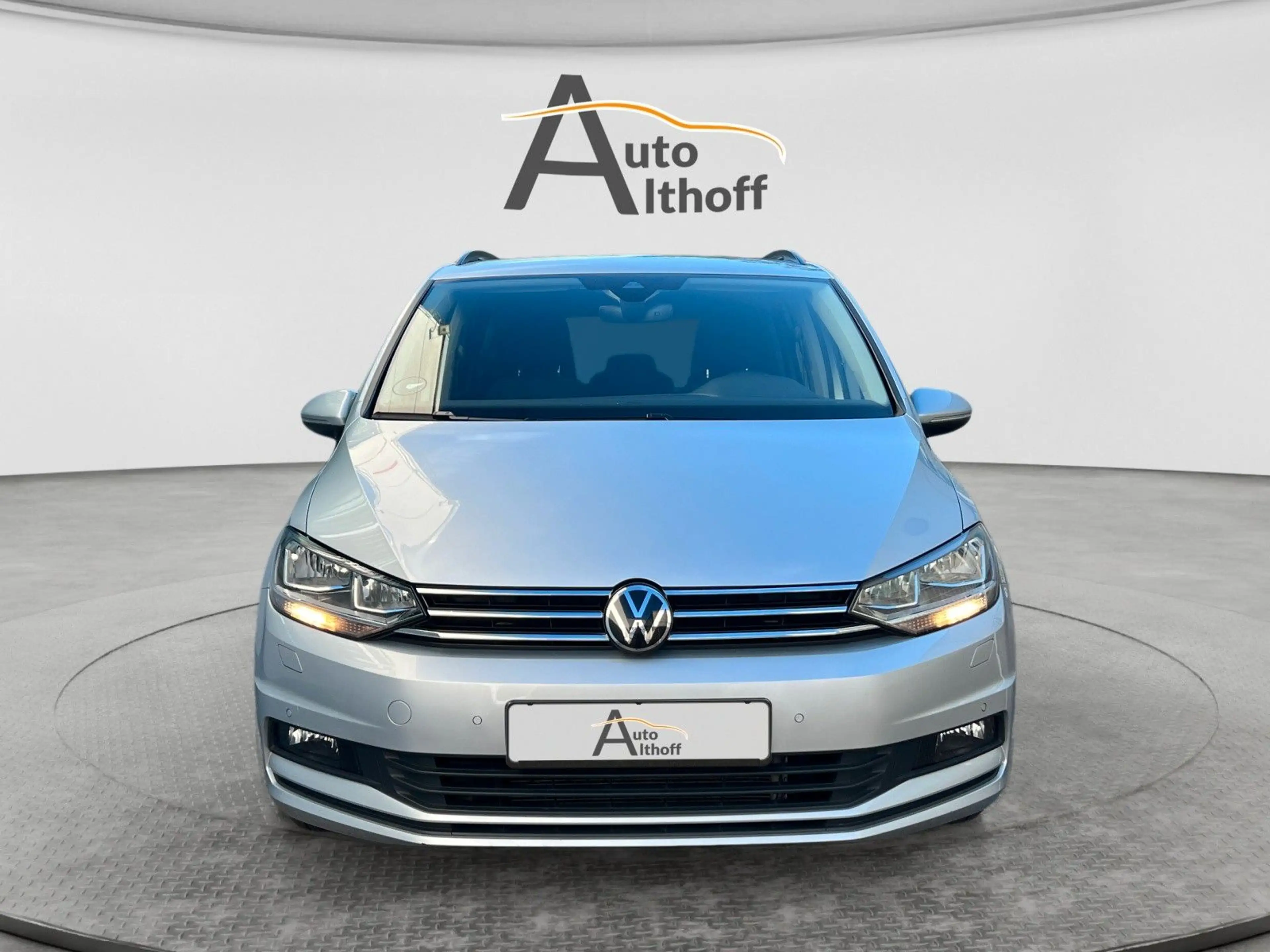 Volkswagen Touran 1.5TSI DSG 7 SITZE APP ACC LED SHZ ASSIST — photo 2