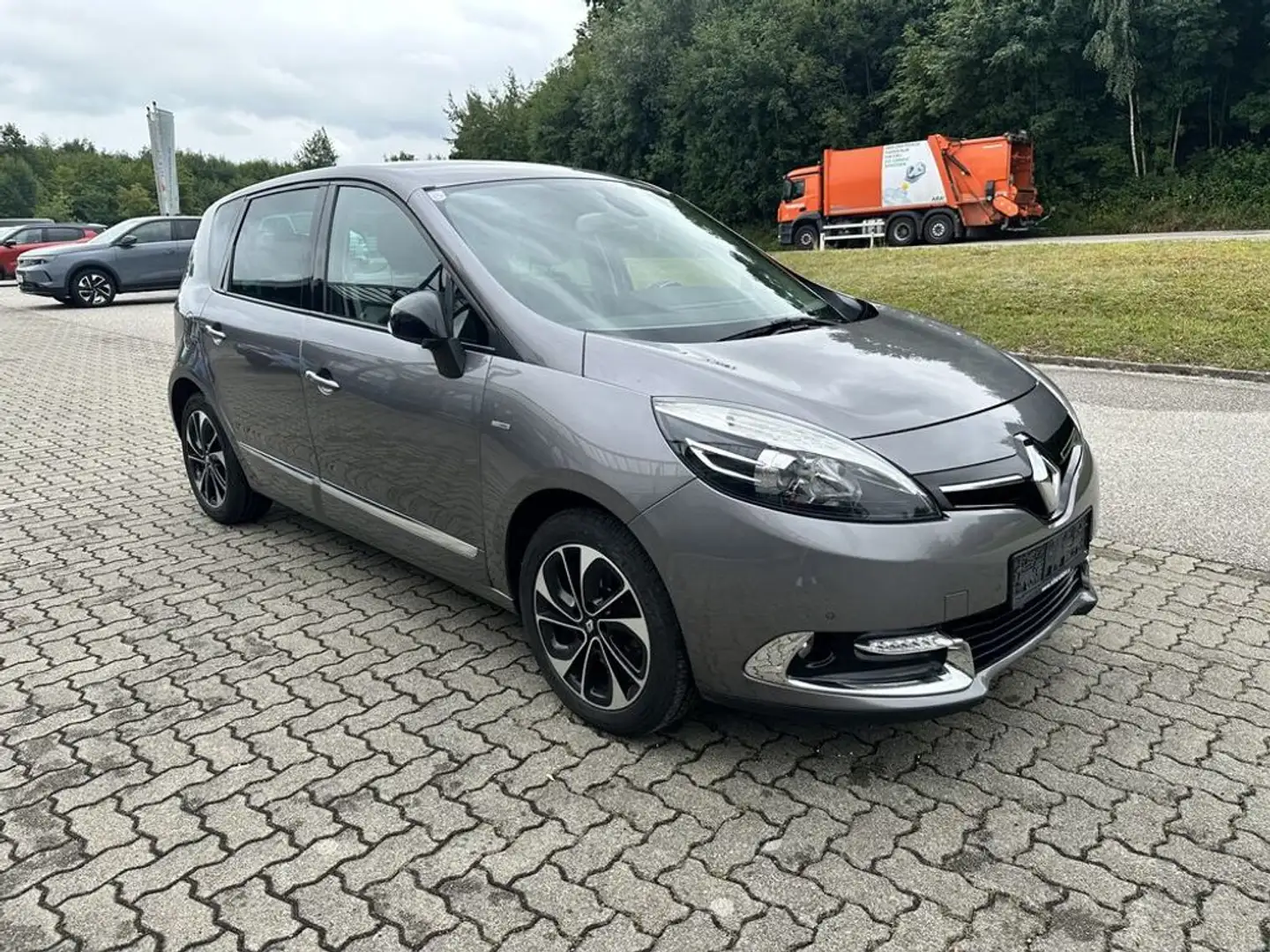 Renault Scenic Scénic BOSE Edition 1,5 dCi 110 PS Automatik Grey - 2