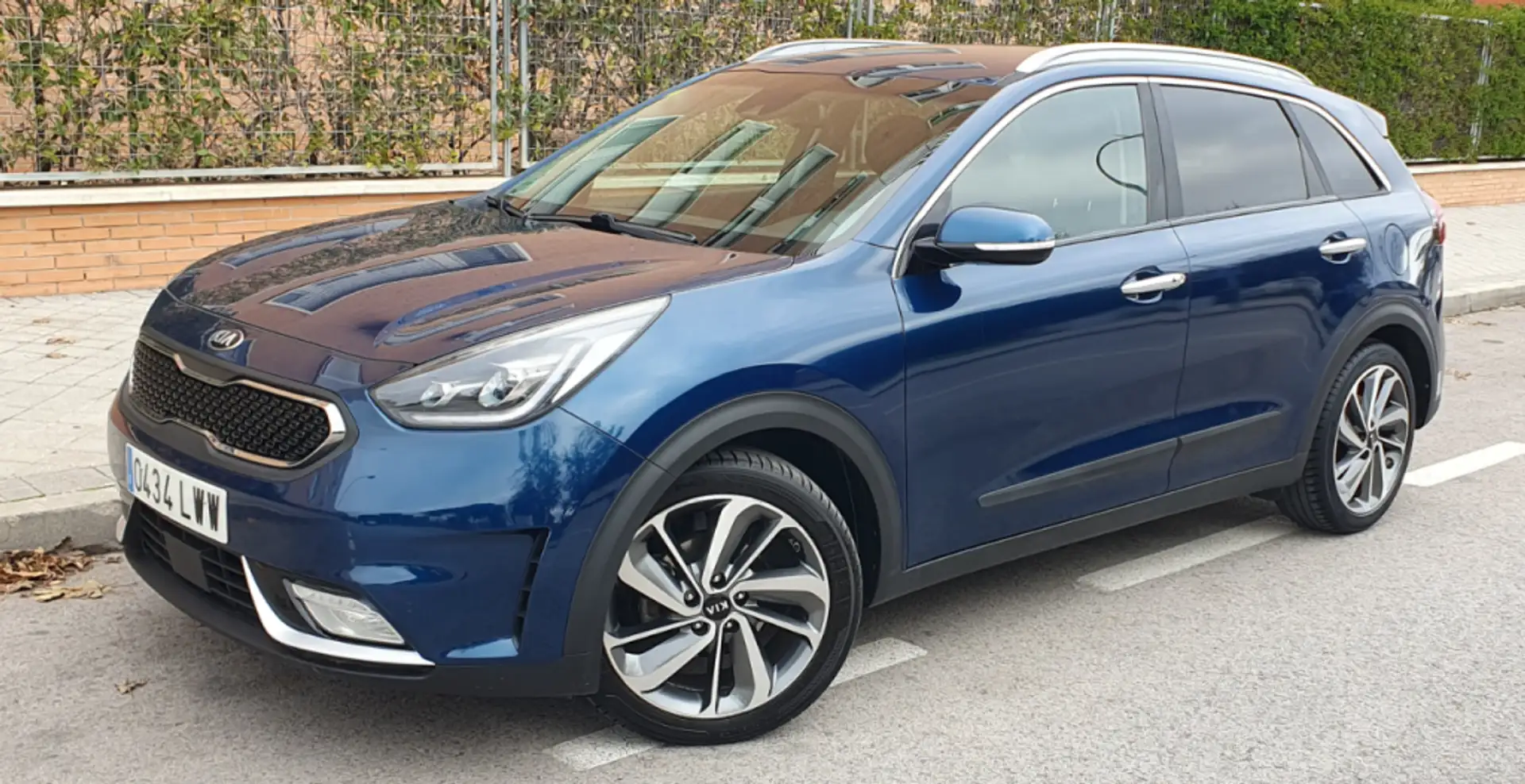 Kia Niro 1.6 HEV Emotion Modrá - 2