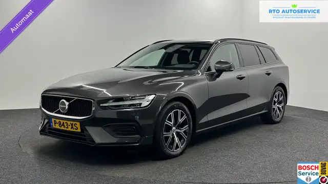 Volvo V60 2.0 B3 Essential TREKHAAK CRUISE CARPLAY NAVI LM E