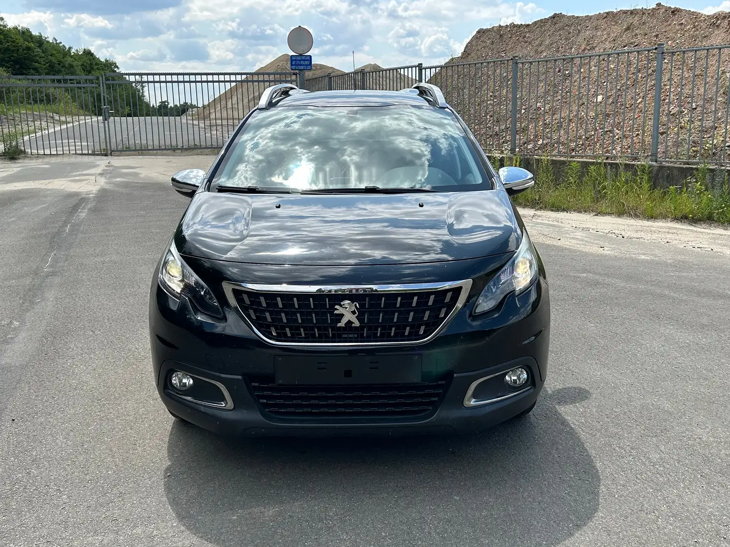 Peugeot 2008 ESSENCE - 029.920KM !!! AIRCO DIG- NAVIGATION - Zwart - 2