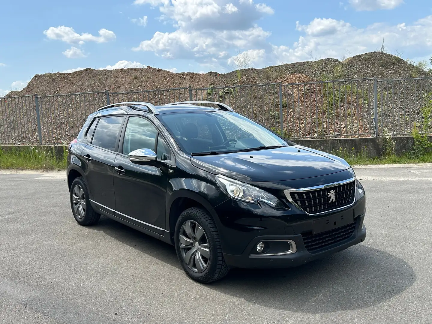 Peugeot 2008 ESSENCE - 029.920KM !!! AIRCO DIG- NAVIGATION - Zwart - 1