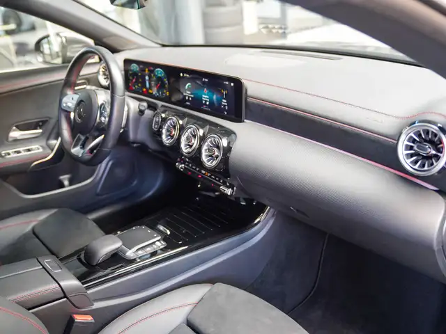 Mercedes-Benz CLA view 7