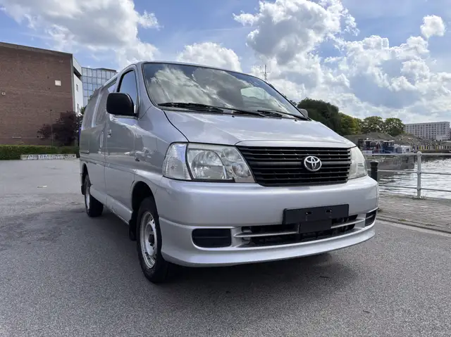Toyota Hiace 2.5 Turbo D-4D LX