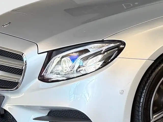 Mercedes-Benz E-Class view 12