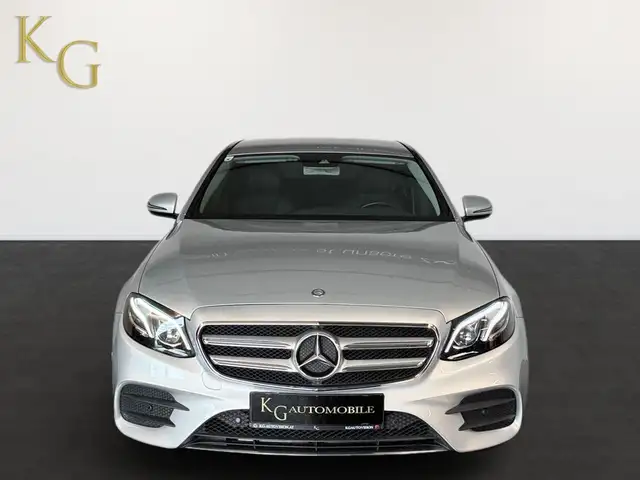 Mercedes-Benz E-Class view 11