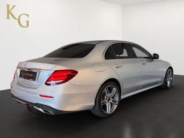 Mercedes-Benz E-Class view 7