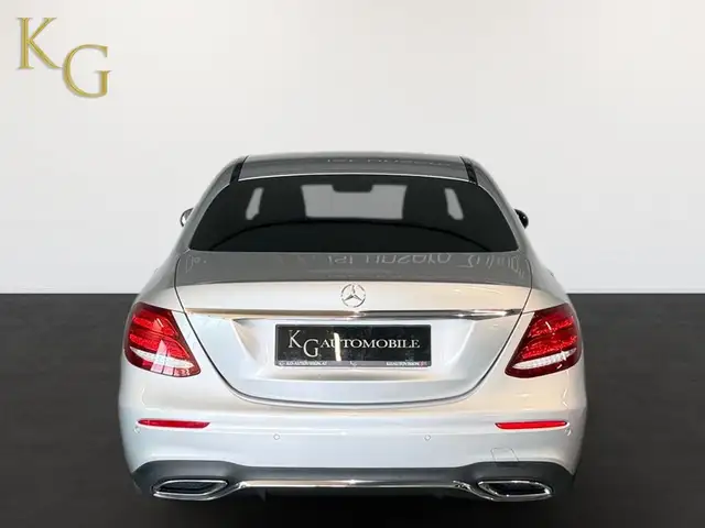 Mercedes-Benz E-Class view 6