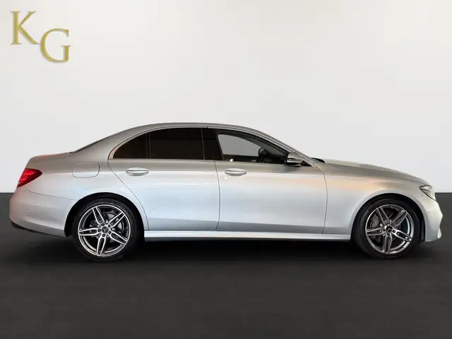 Mercedes-Benz E-Class view 8