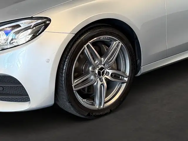 Mercedes-Benz E-Class view 13